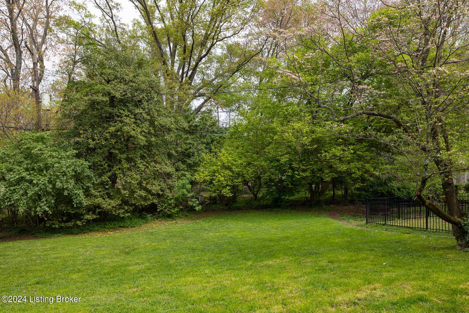 225 Blankenbaker Ln