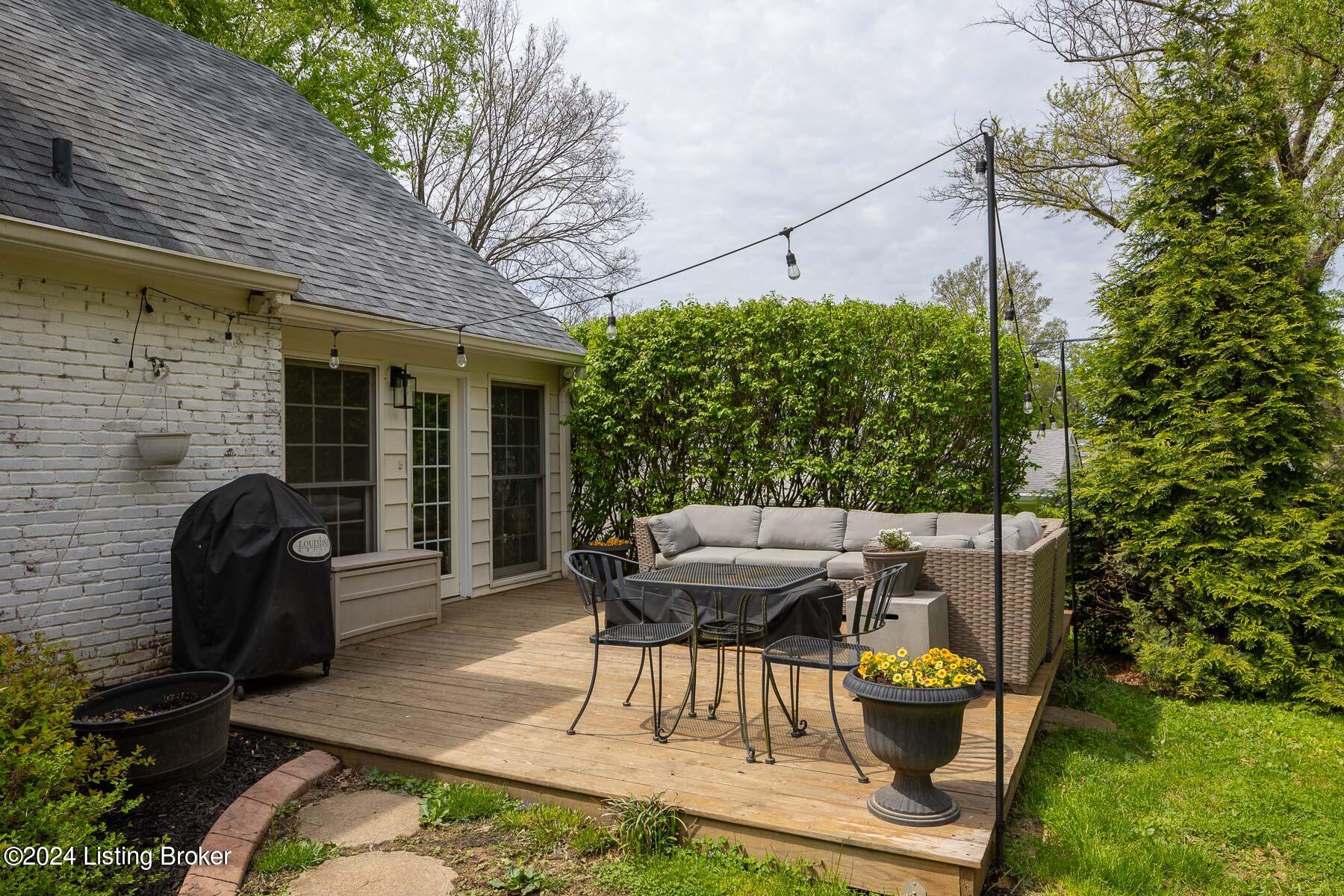 225 Blankenbaker Ln