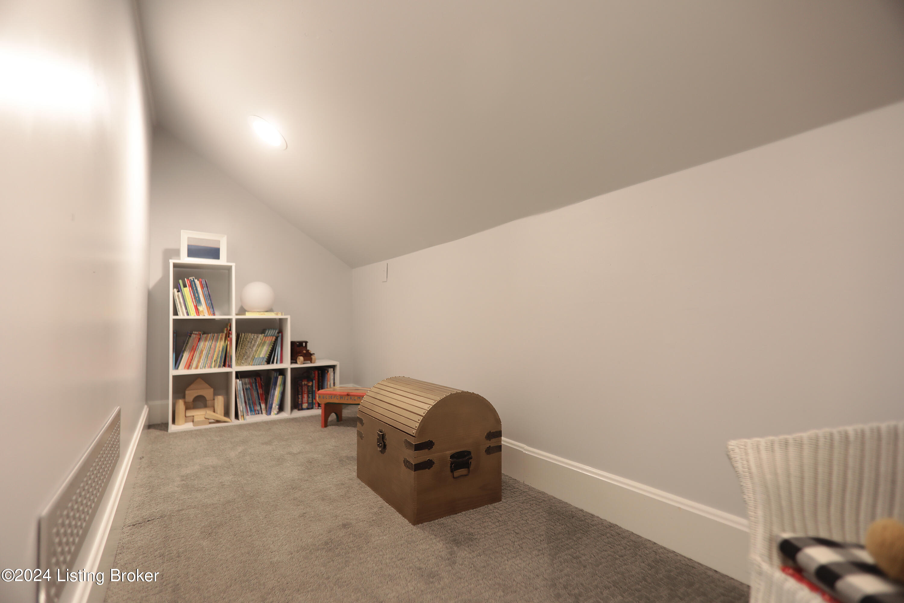 2000 High Ridge Rd