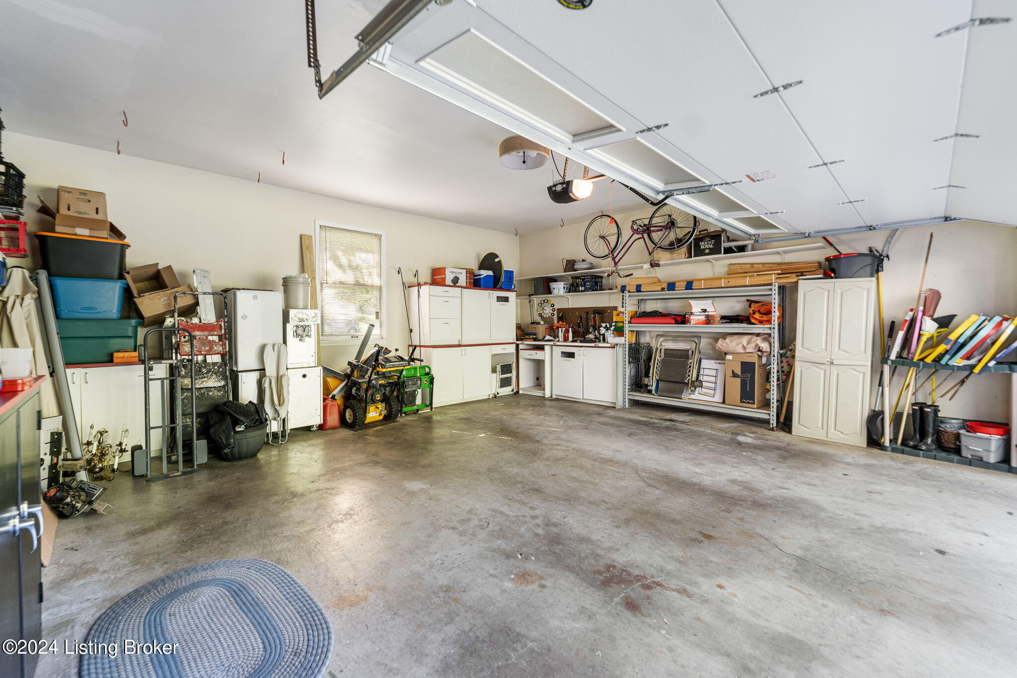 3415 Mount Rainier Dr