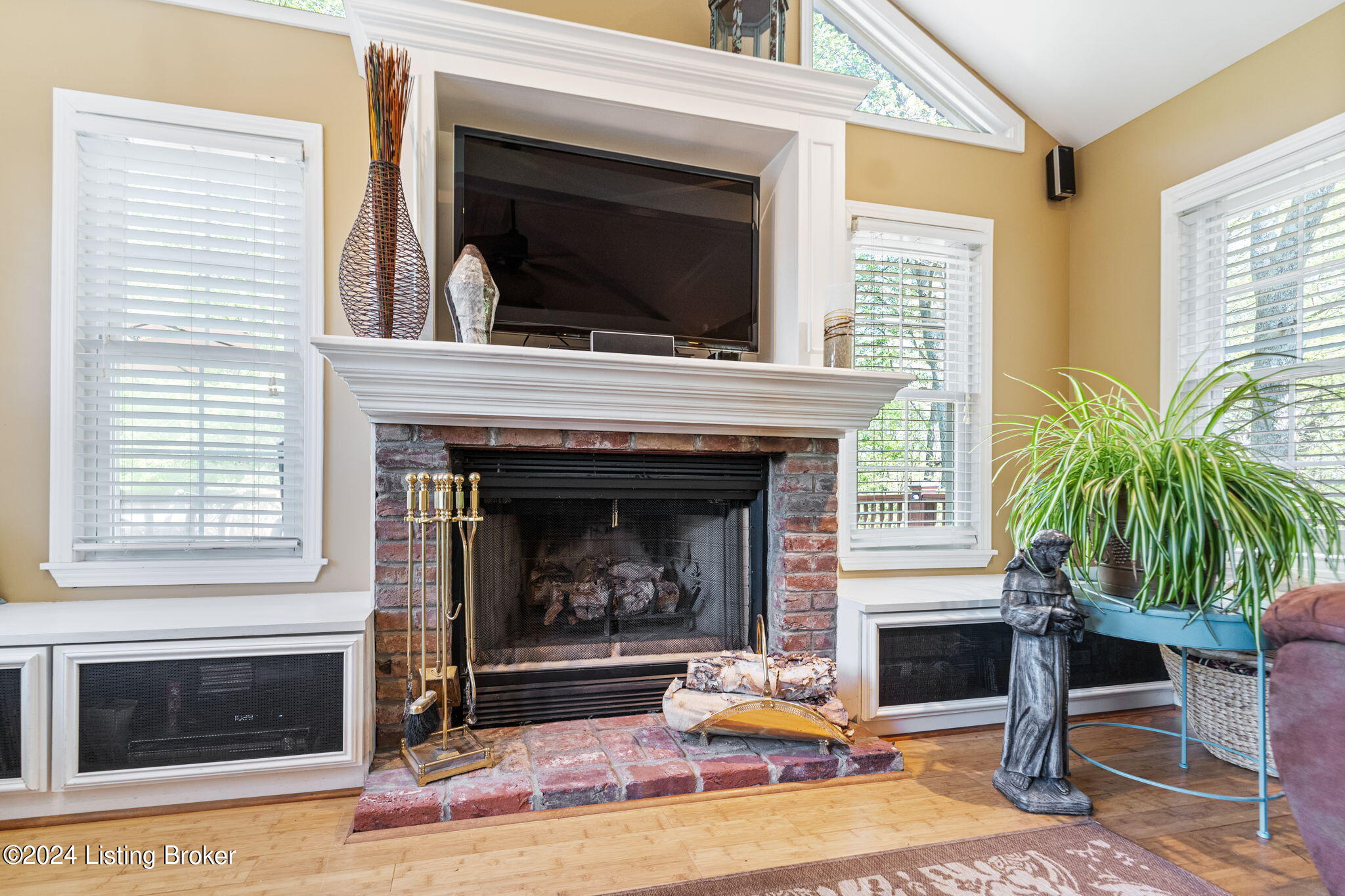 3415 Mount Rainier Dr