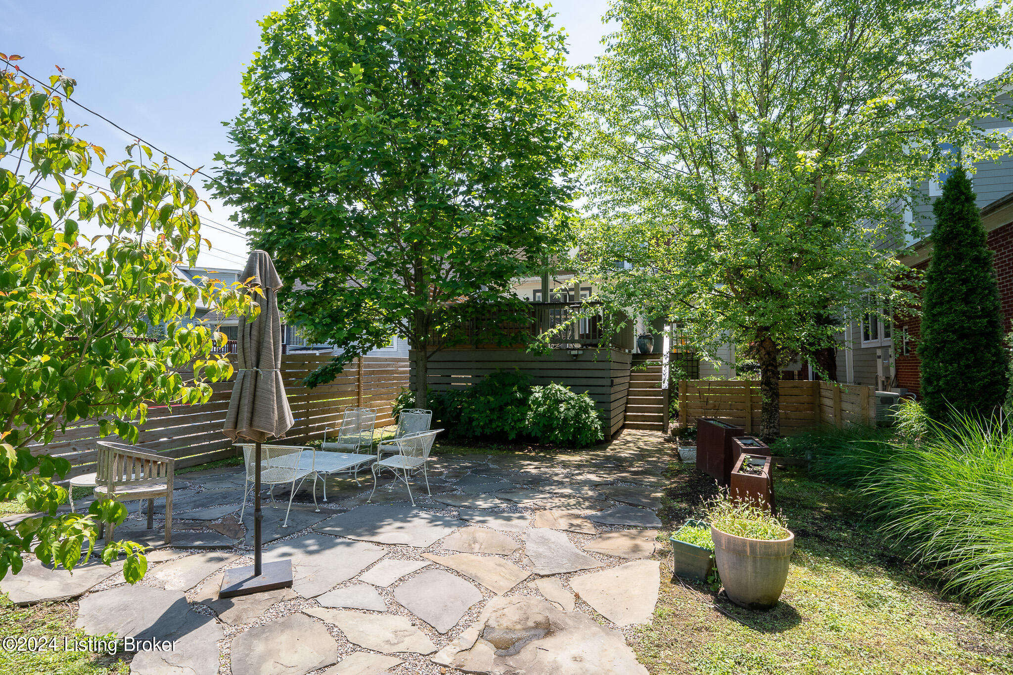 2131 Woodbourne Ave