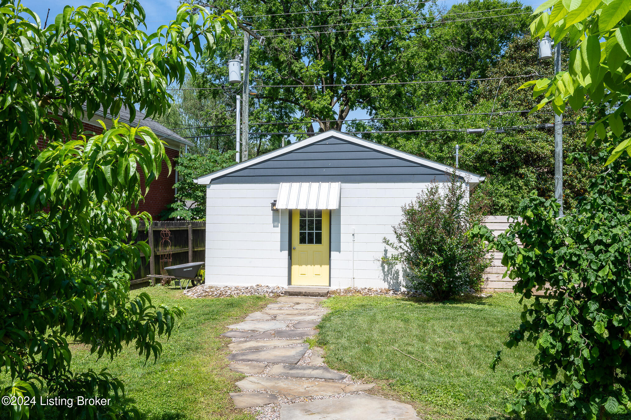 2131 Woodbourne Ave