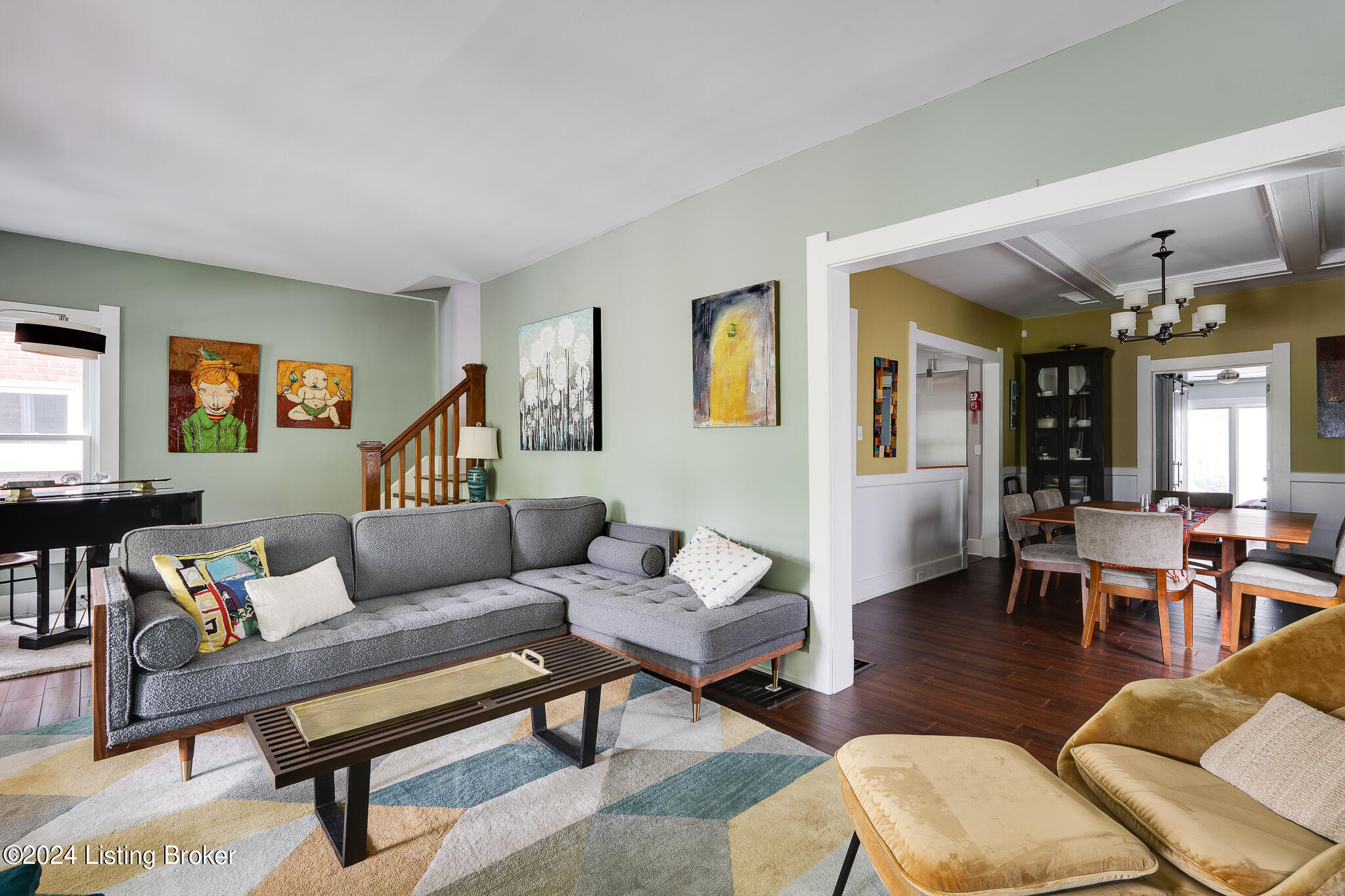2131 Woodbourne Ave