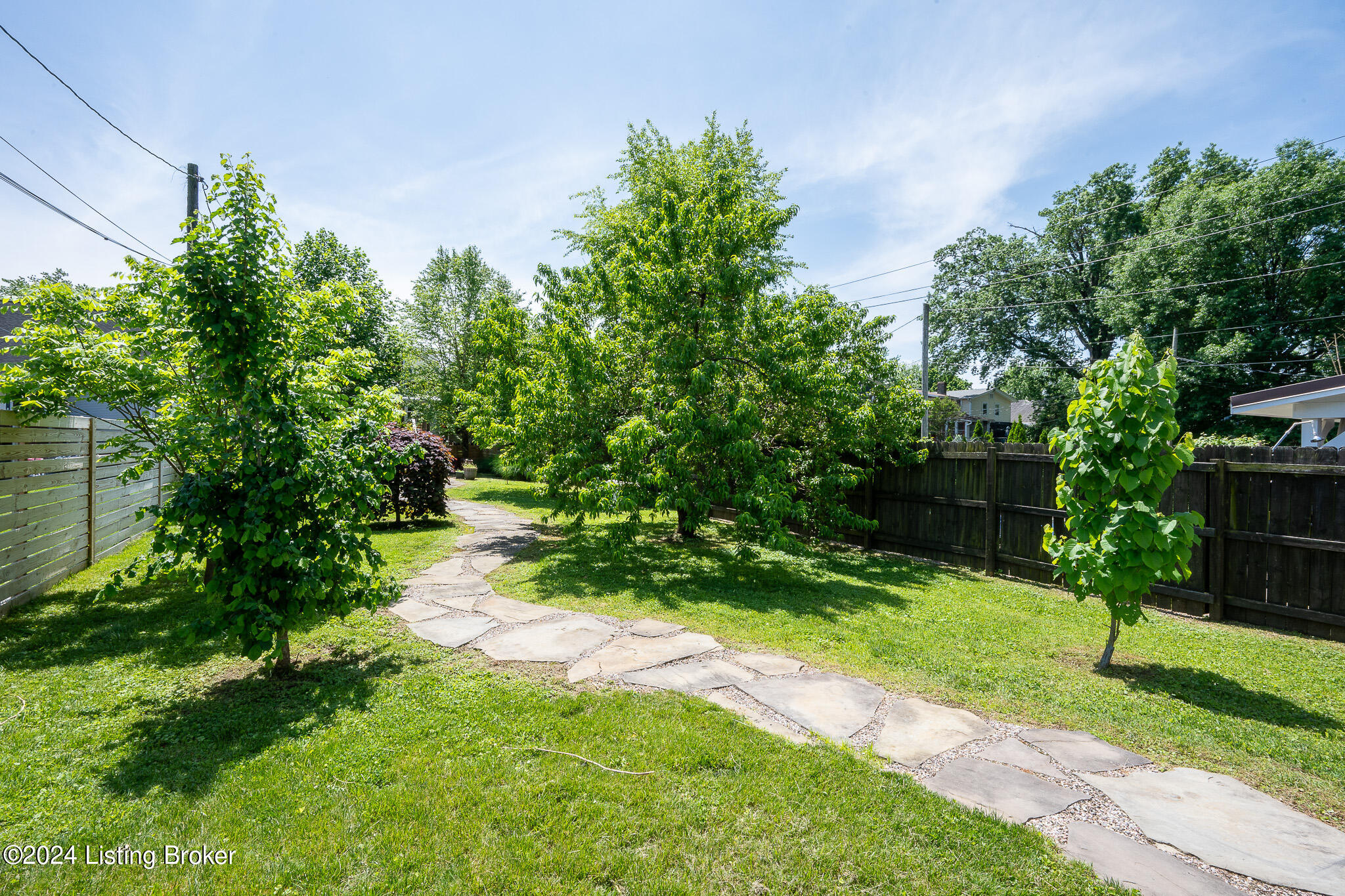 2131 Woodbourne Ave