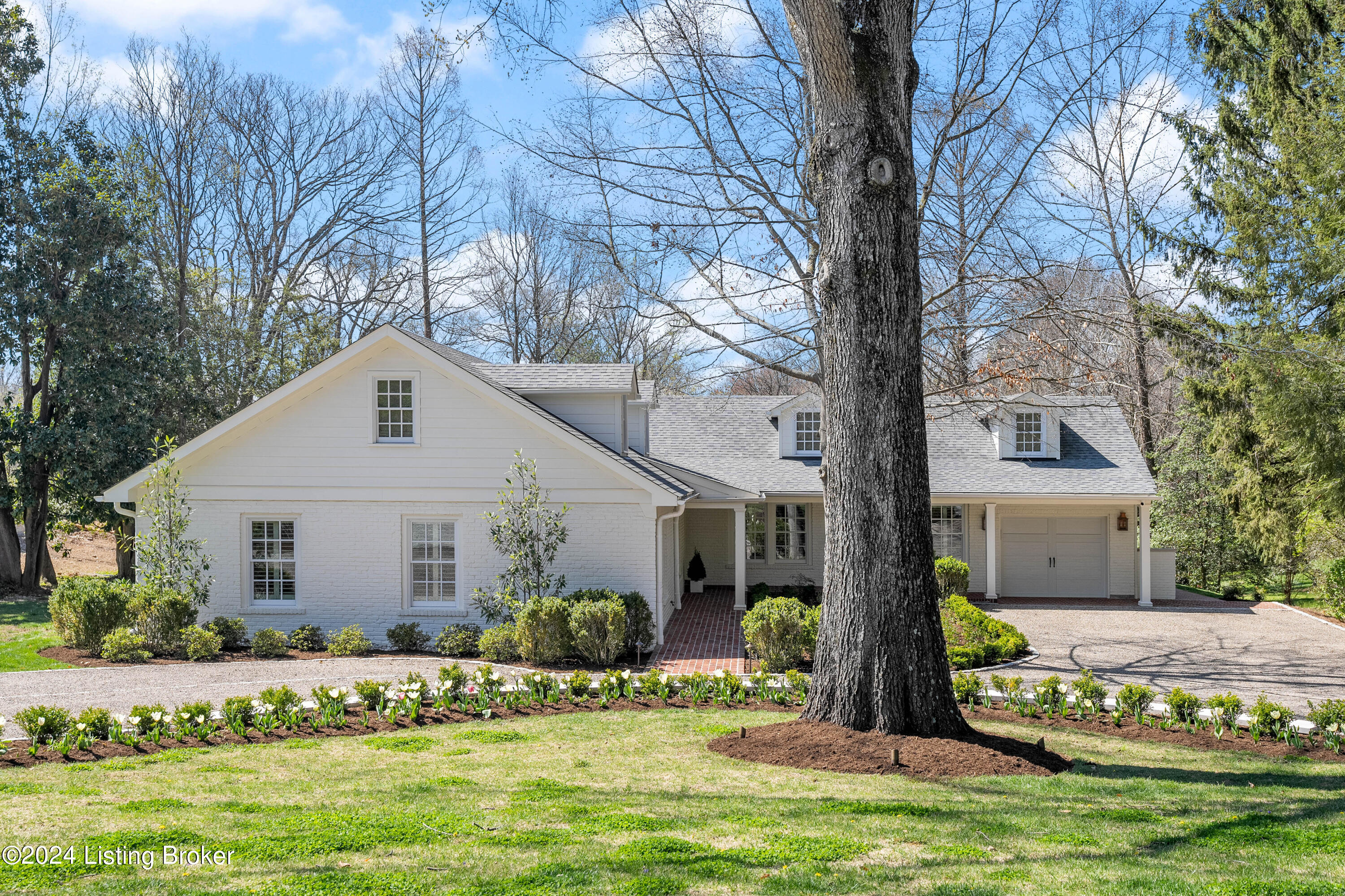 11 River Hill Rd