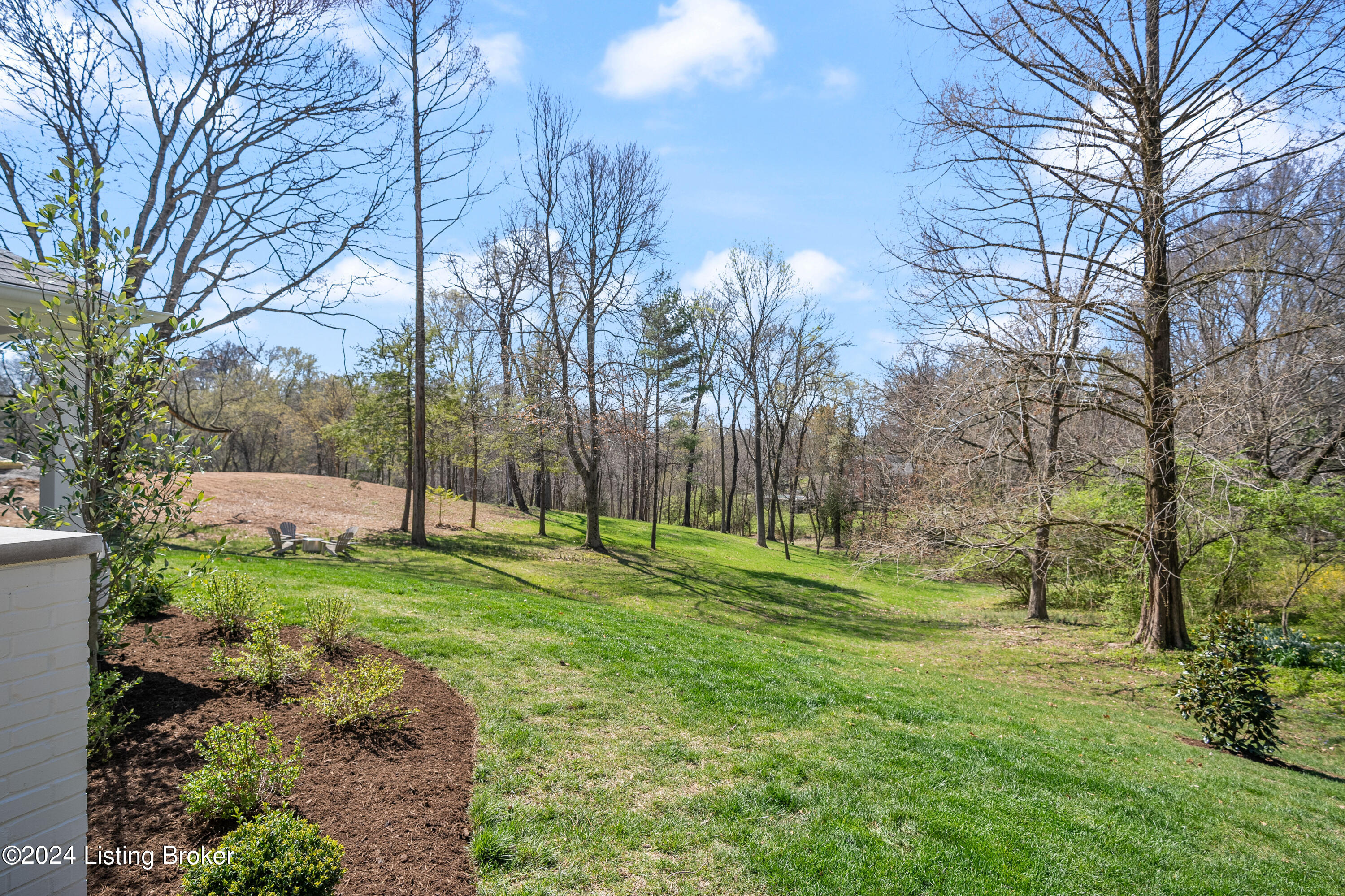 11 River Hill Rd