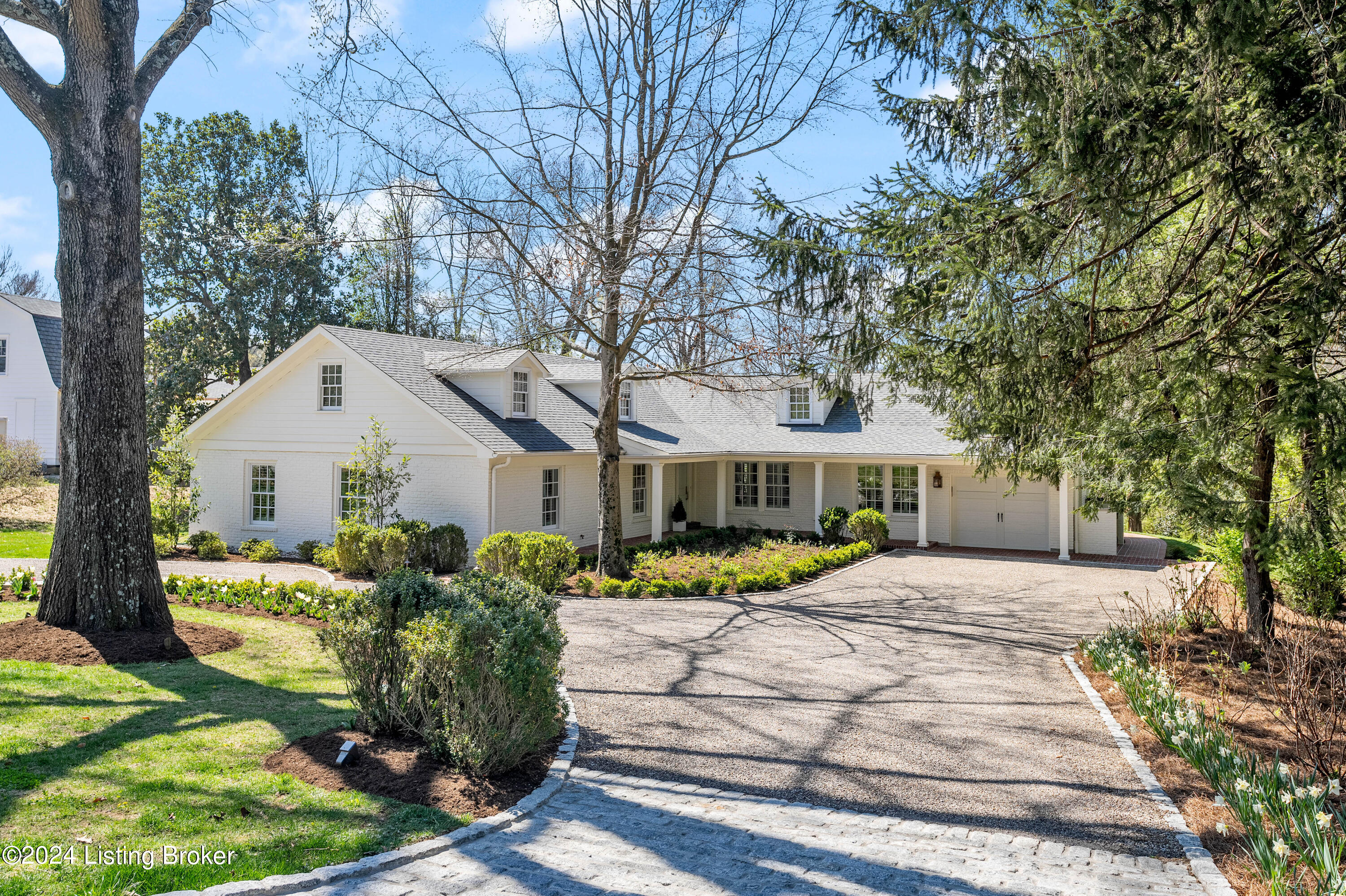 11 River Hill Rd