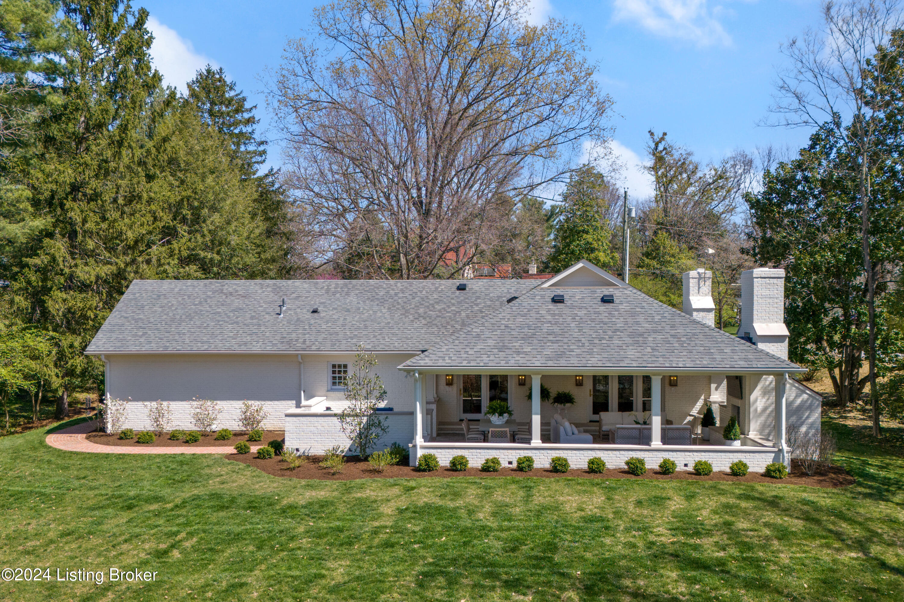 11 River Hill Rd