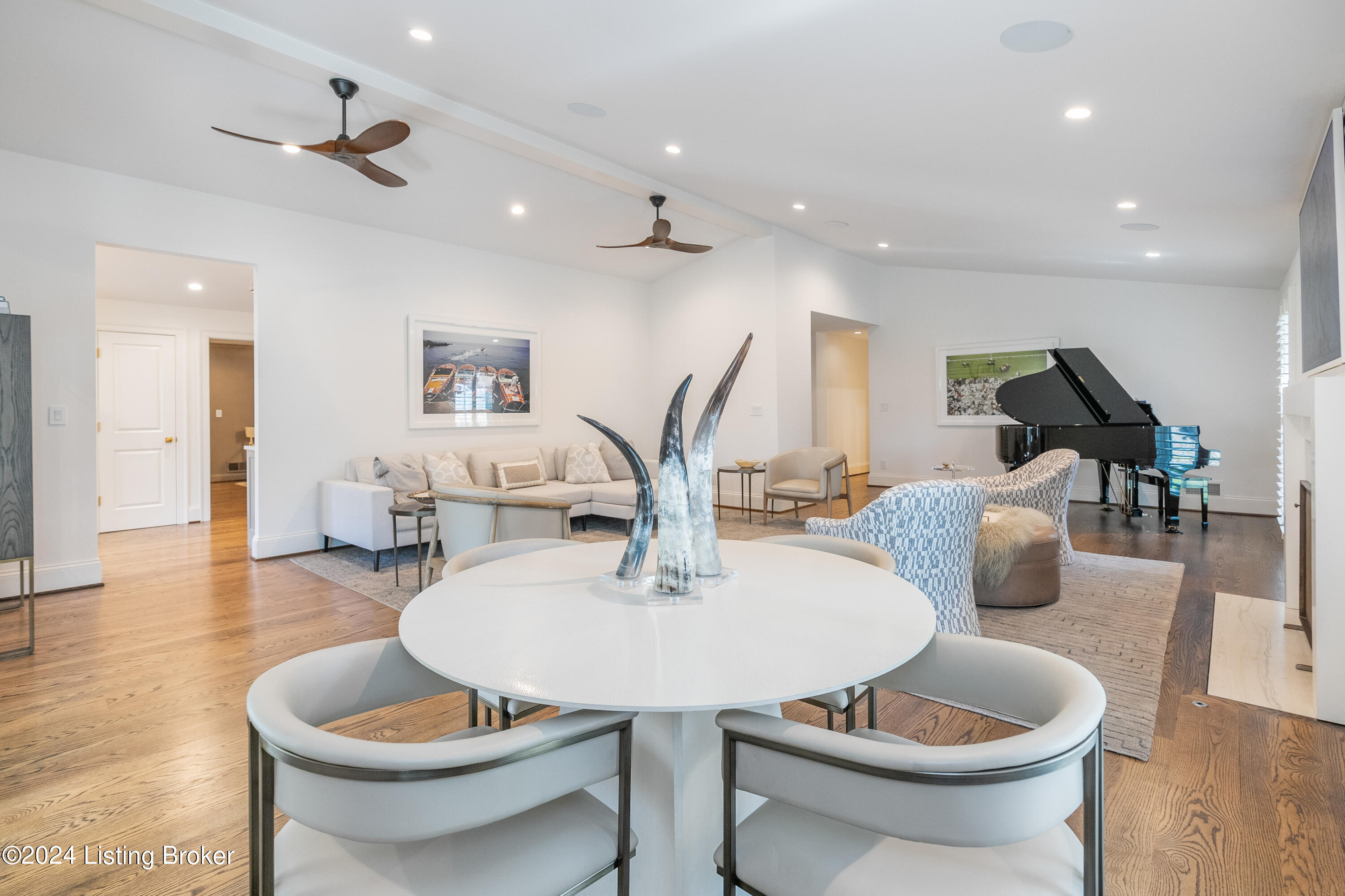 11 River Hill Rd