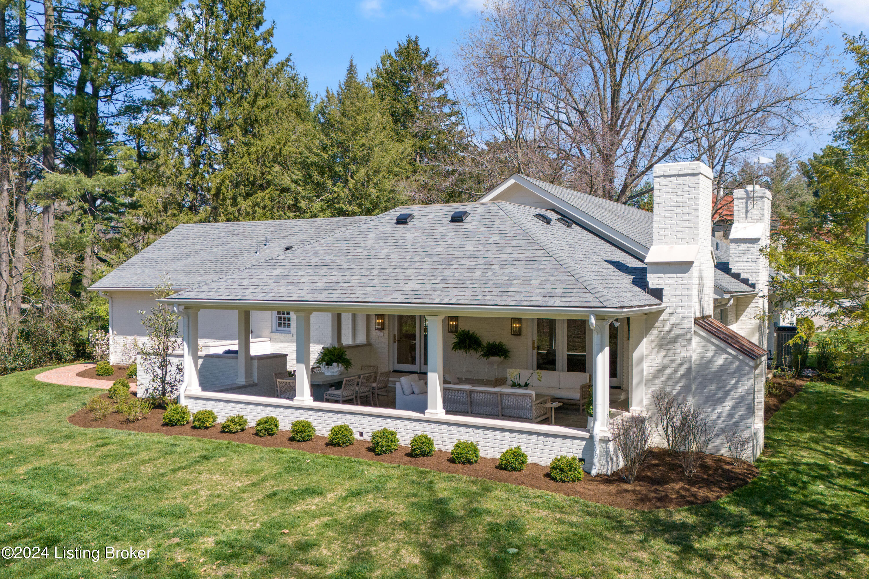 11 River Hill Rd