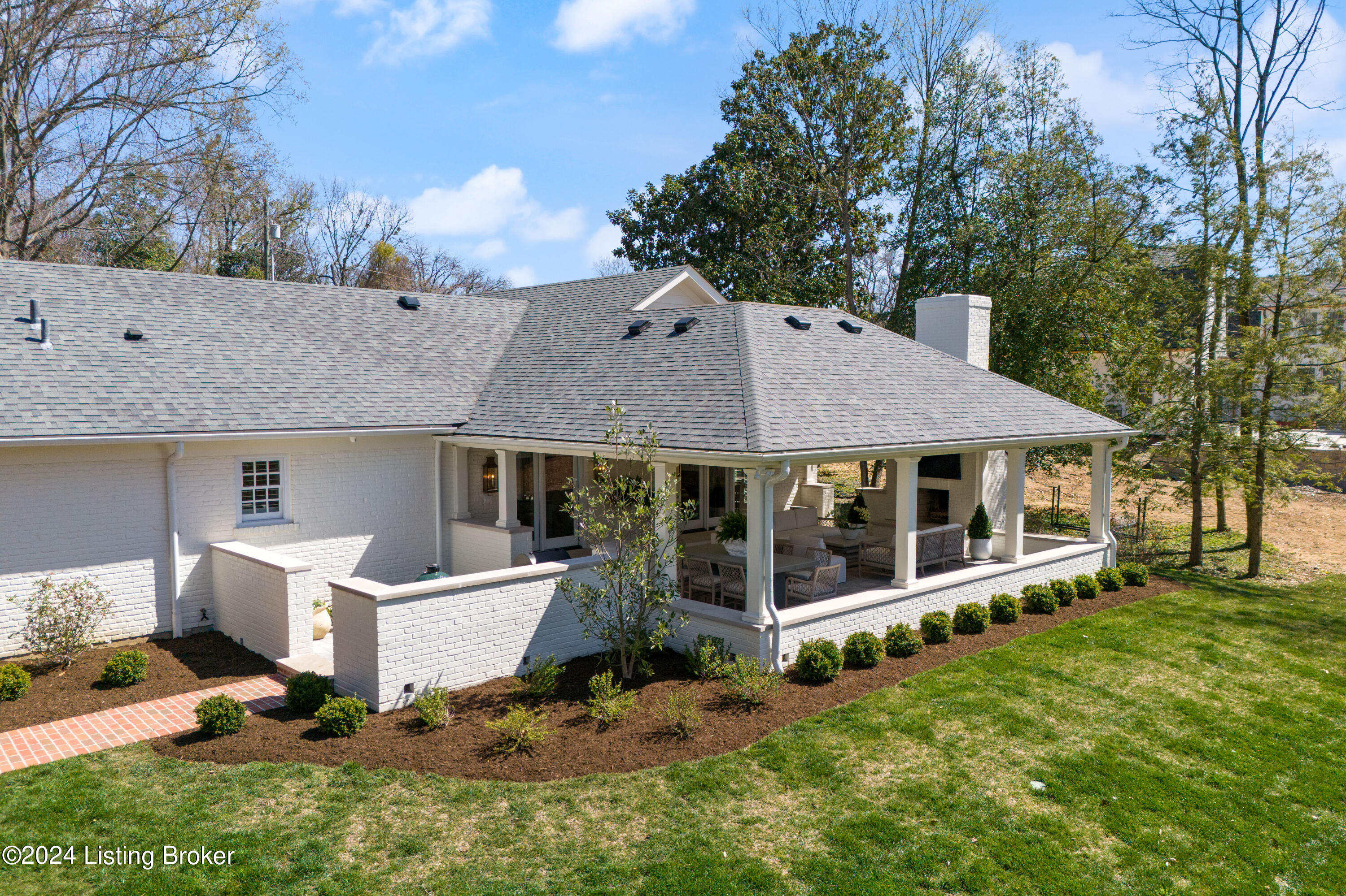 11 River Hill Rd