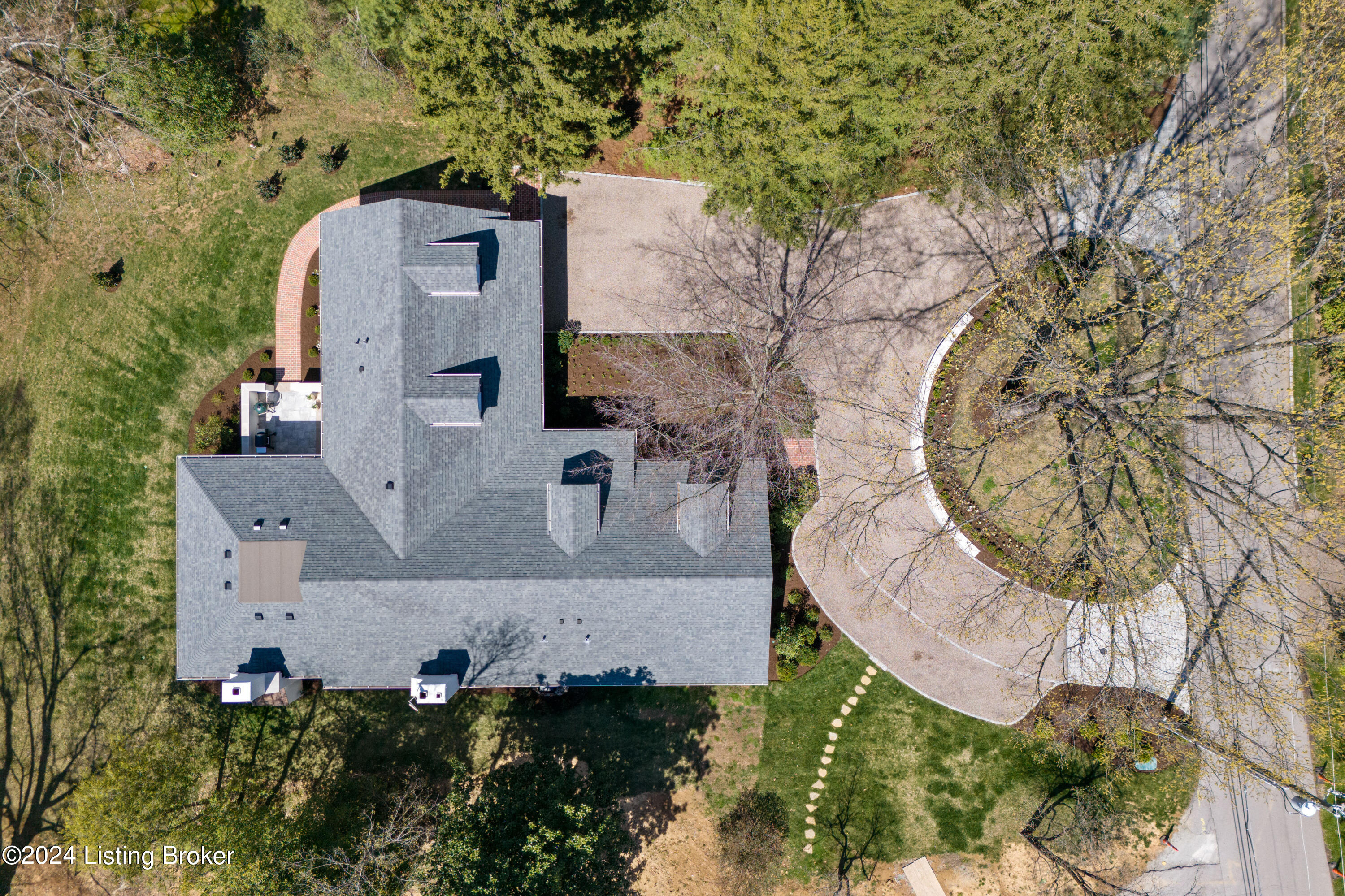 11 River Hill Rd