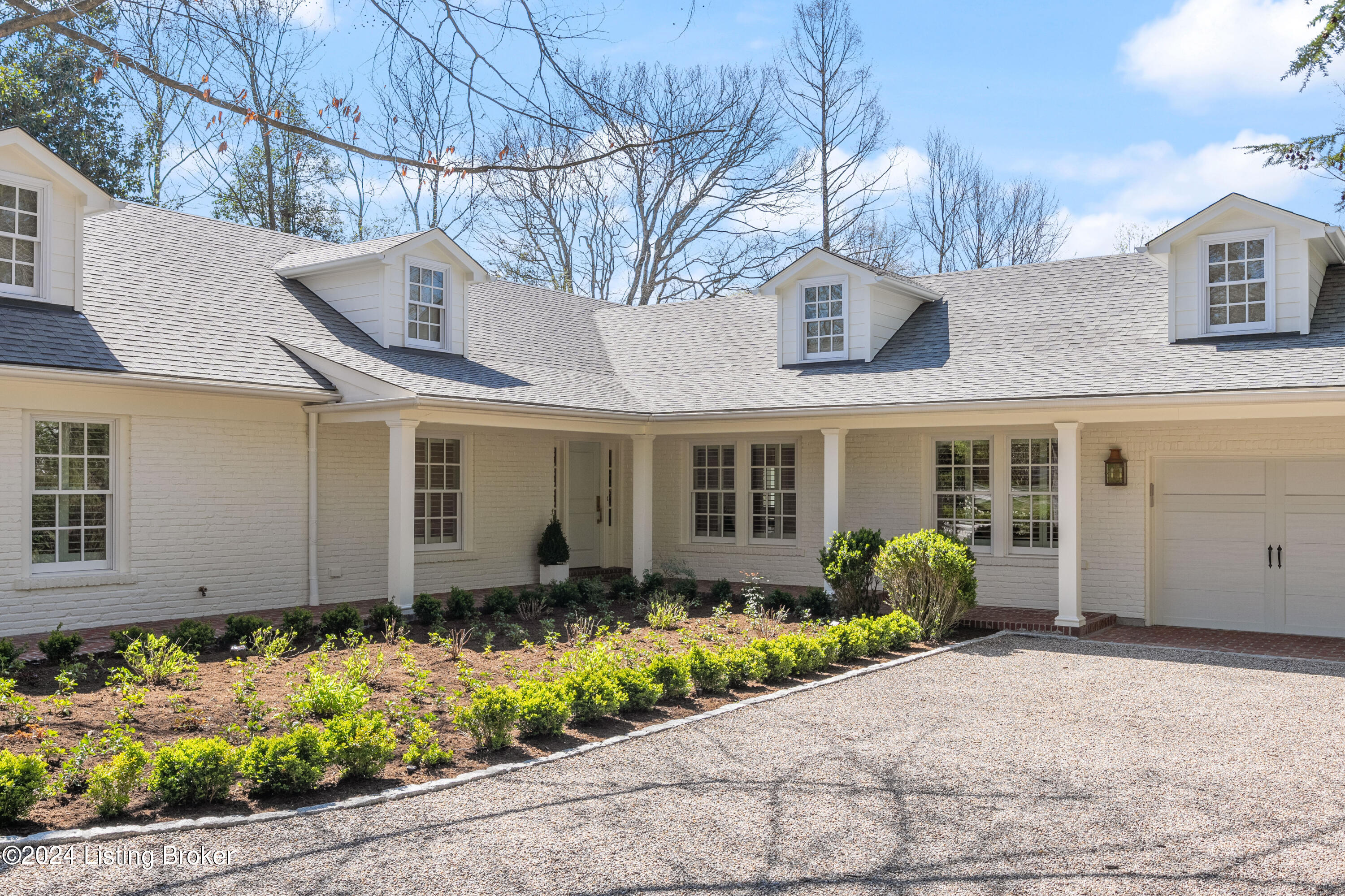 11 River Hill Rd