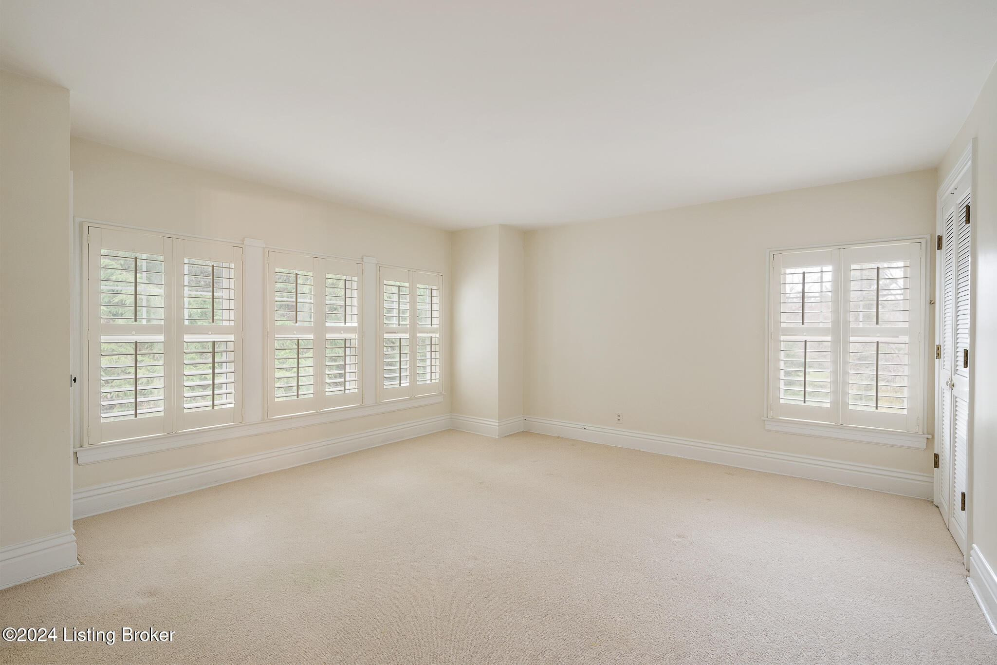 27 River Hill Rd