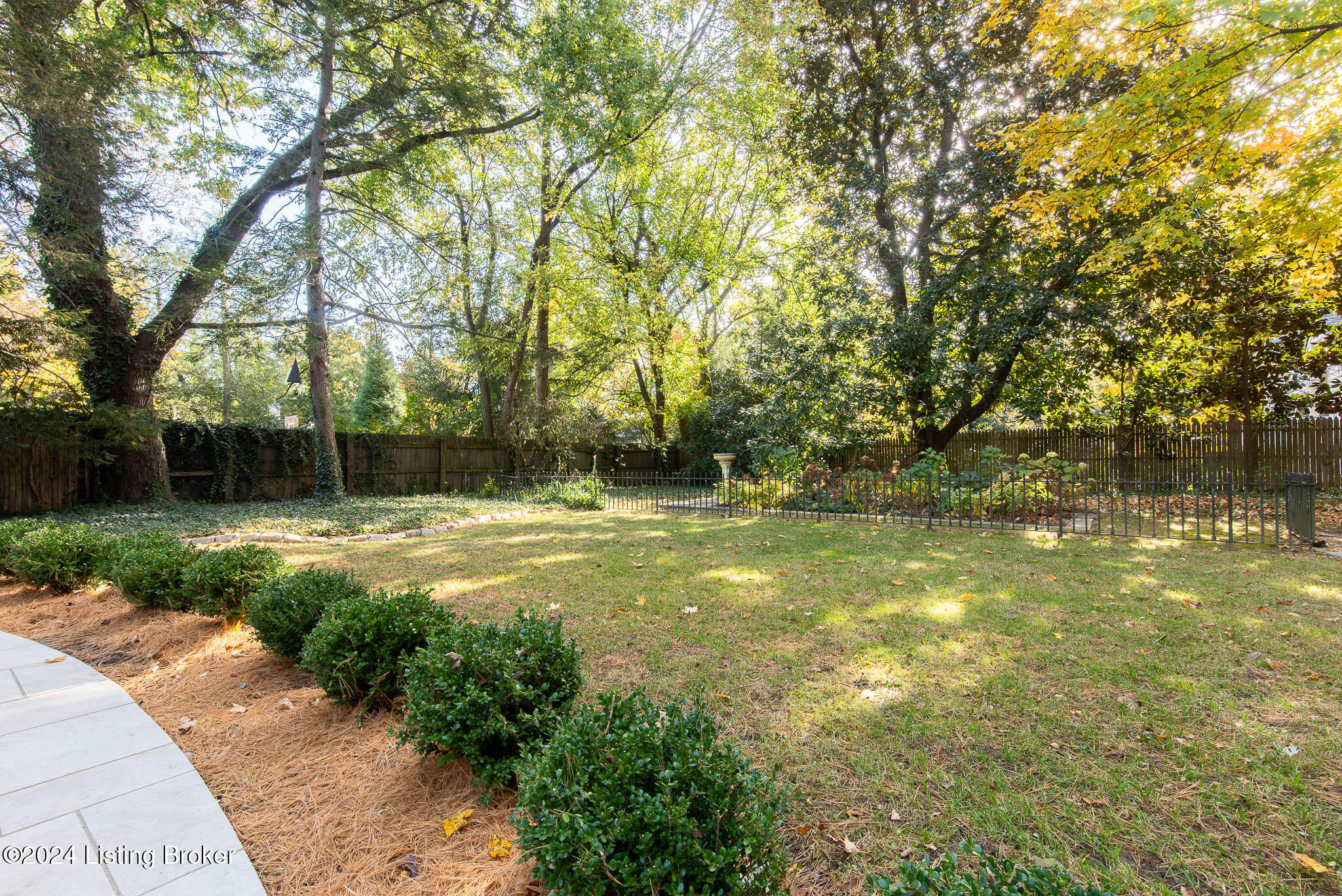 27 River Hill Rd