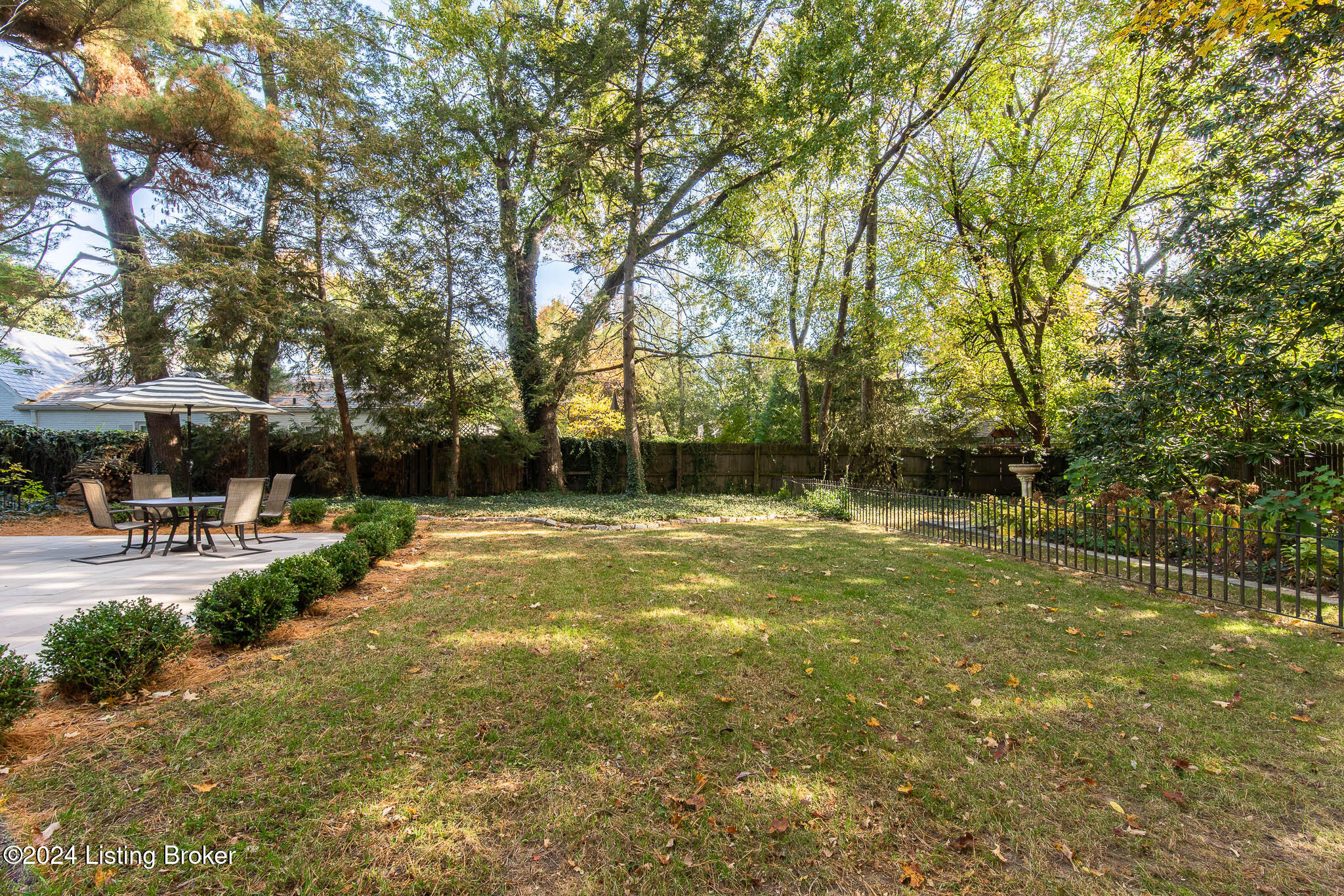 27 River Hill Rd