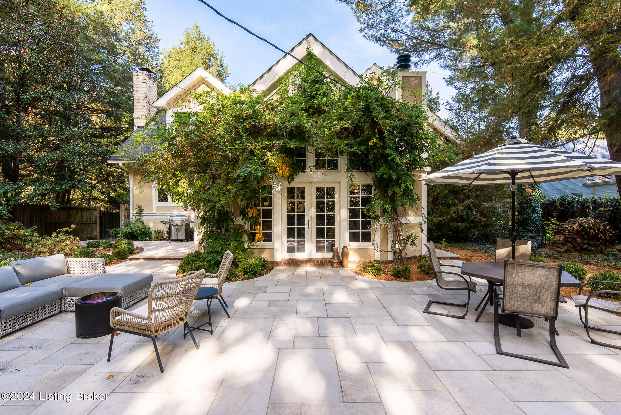 27 River Hill Rd