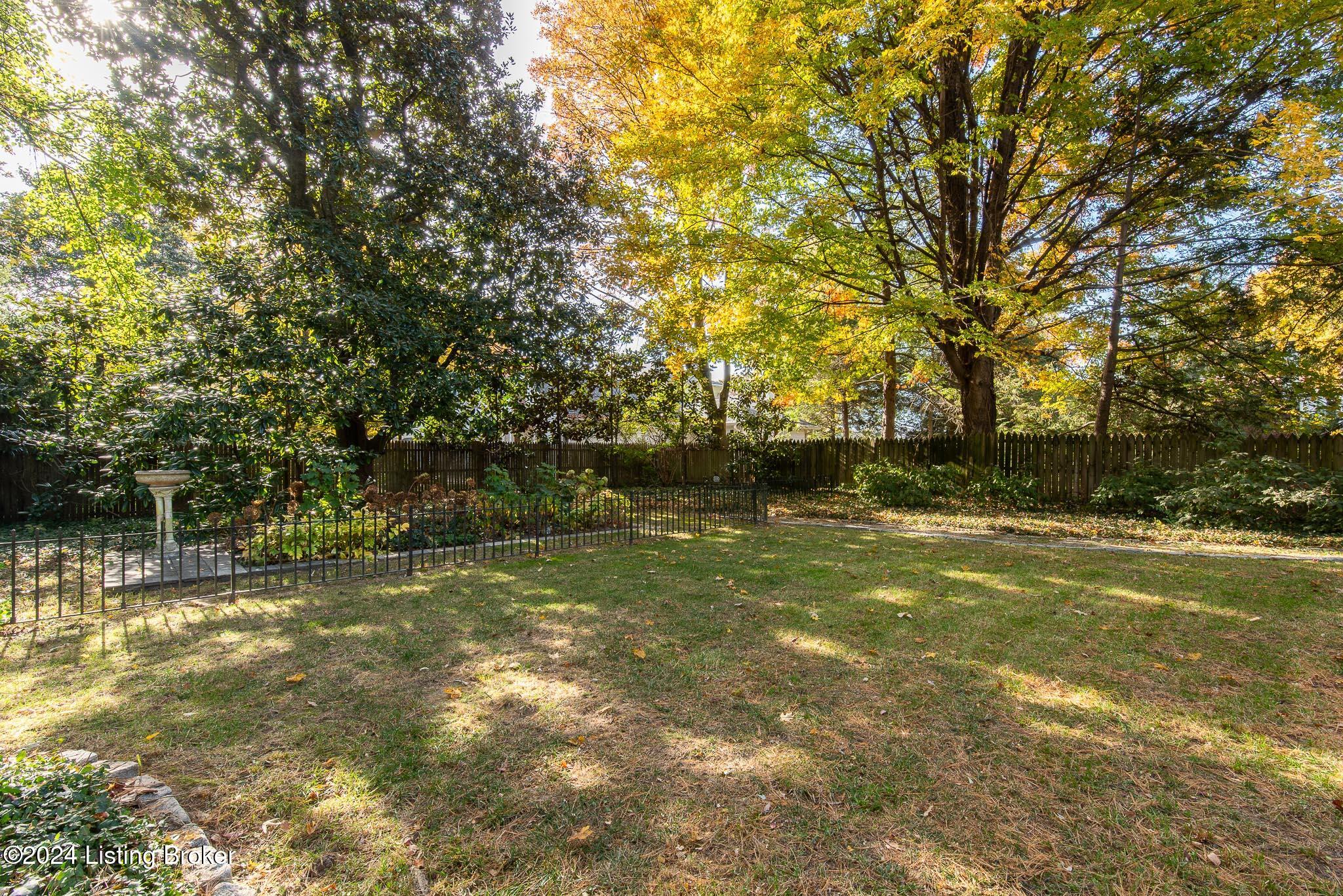 27 River Hill Rd