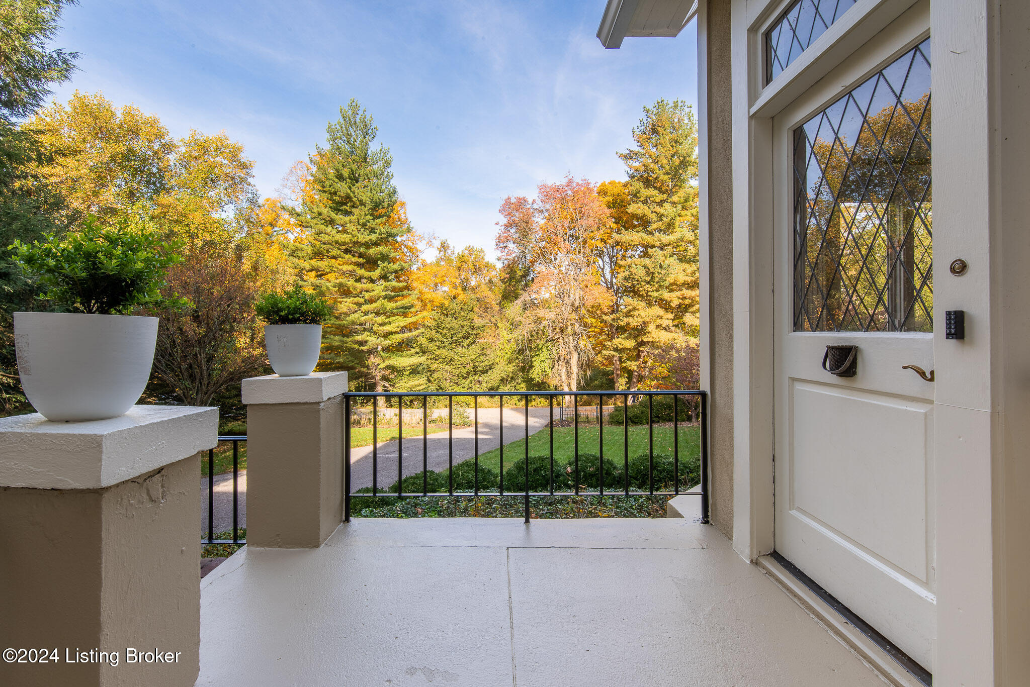 27 River Hill Rd