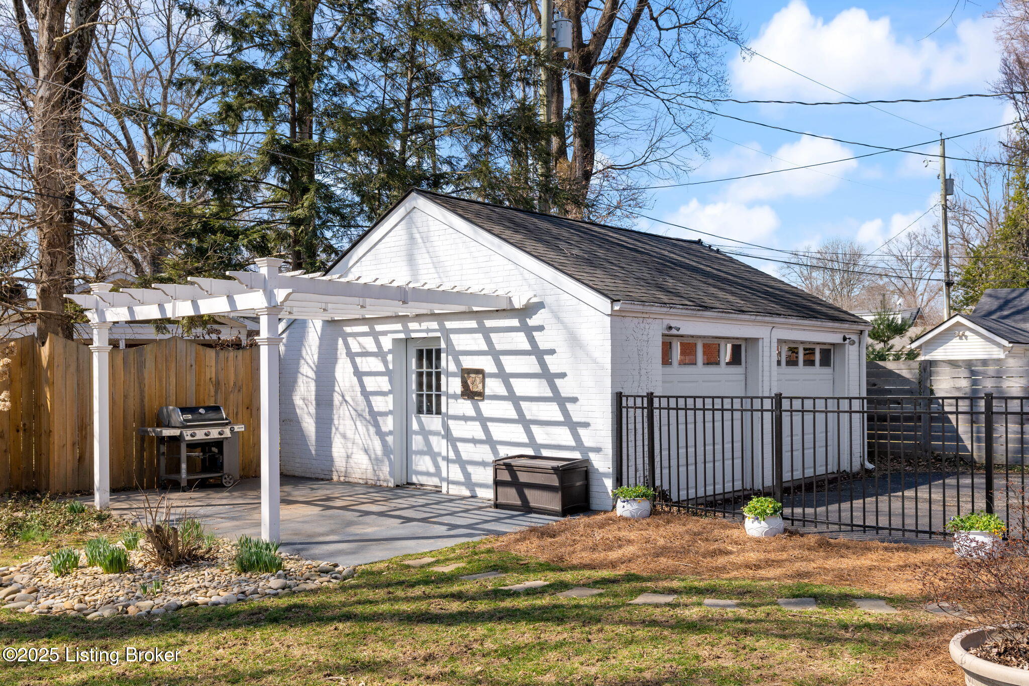 254 Saint Matthews Ave