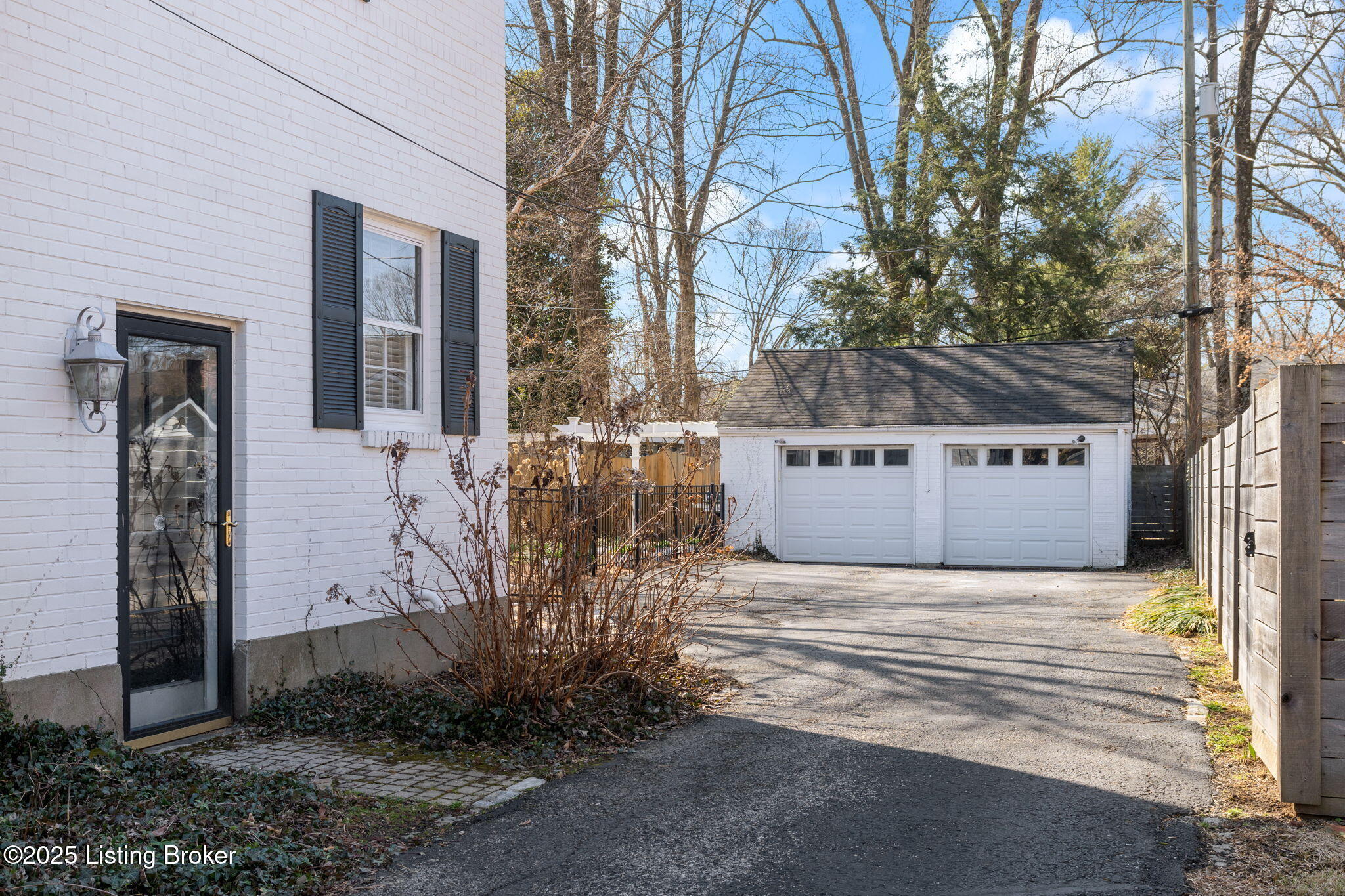 254 Saint Matthews Ave