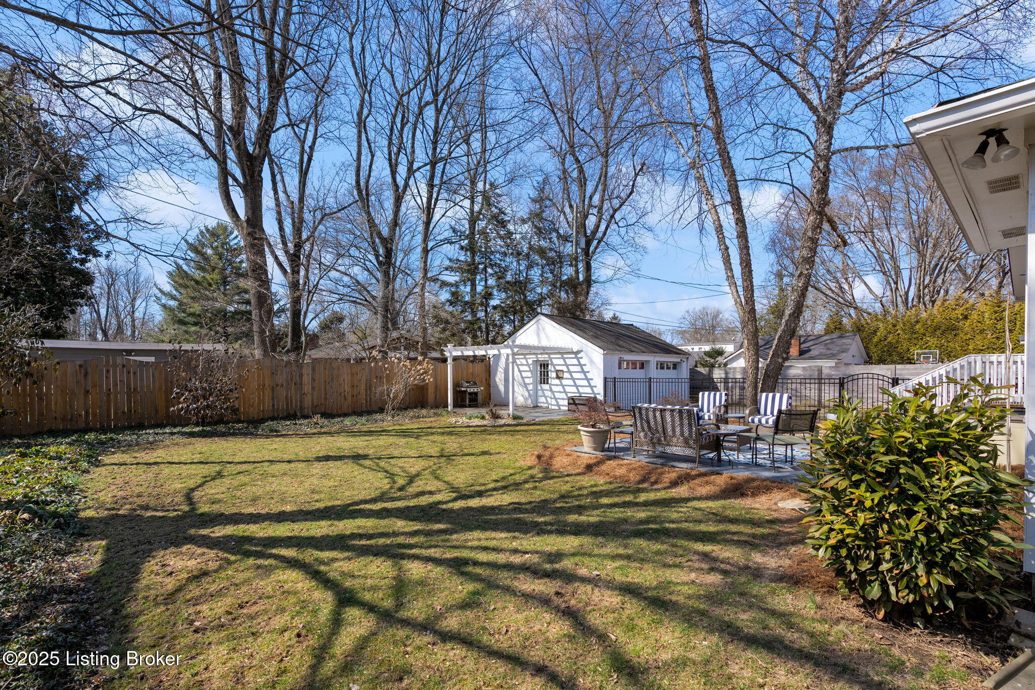 254 Saint Matthews Ave