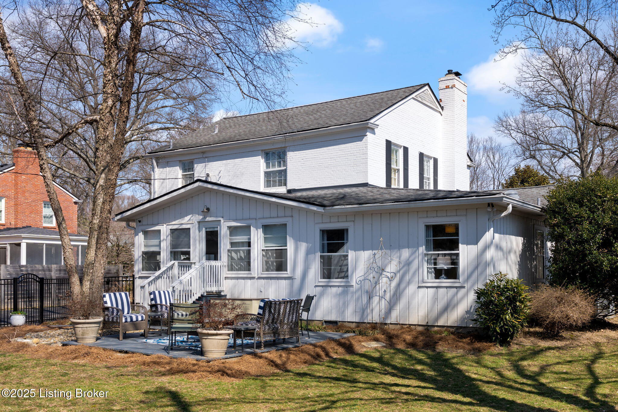 254 Saint Matthews Ave
