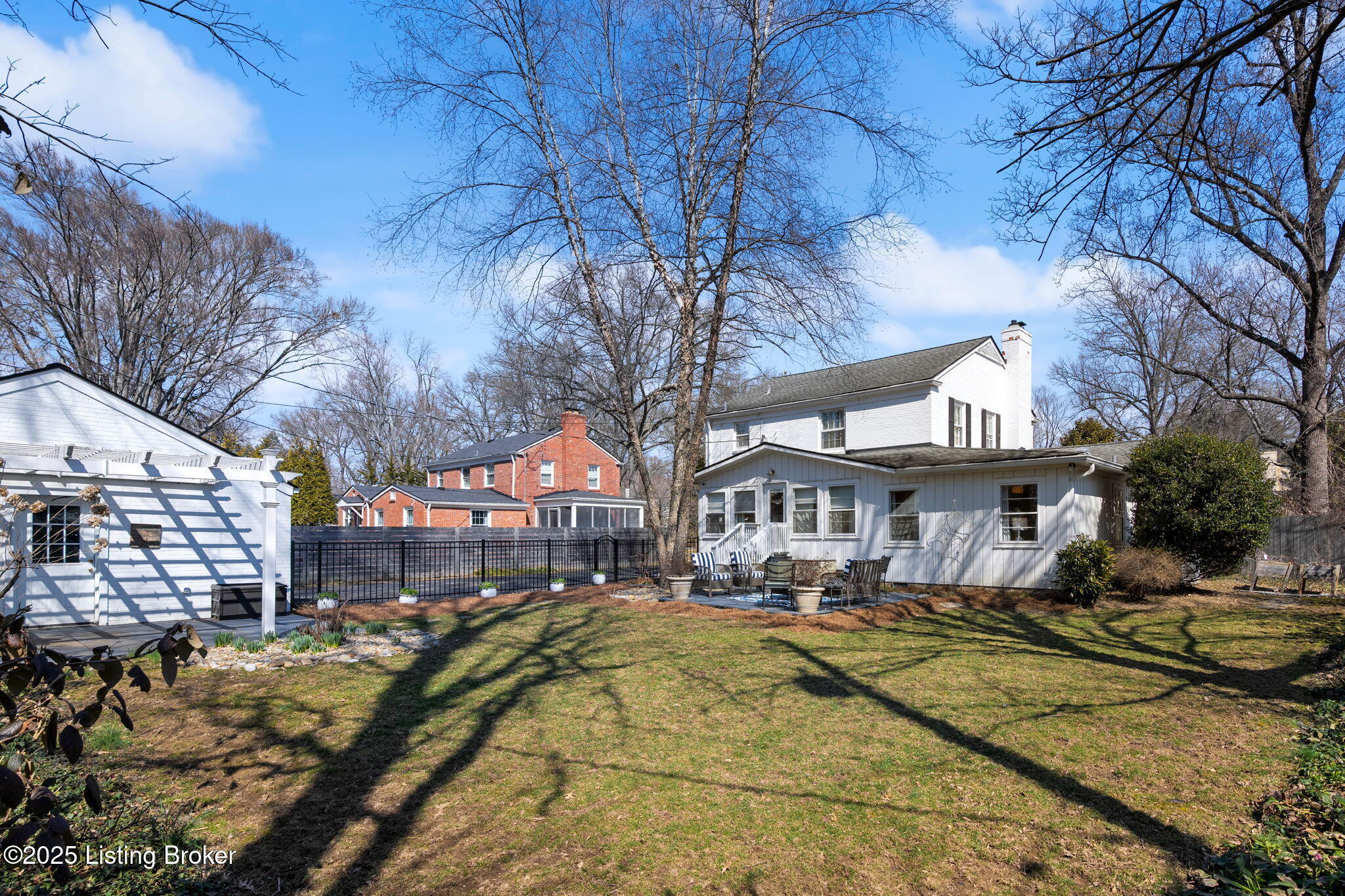 254 Saint Matthews Ave