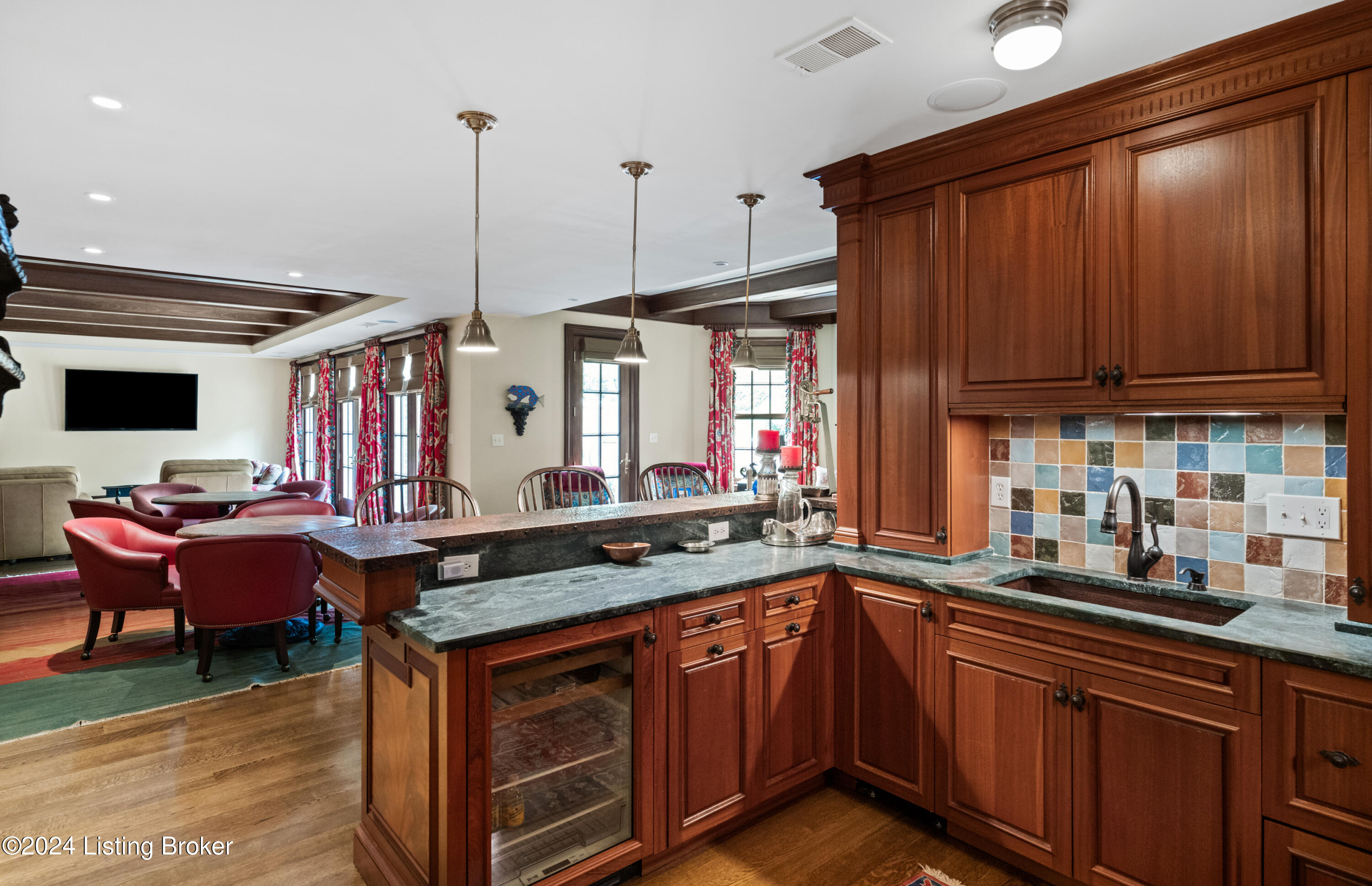 11 Overbrook Rd