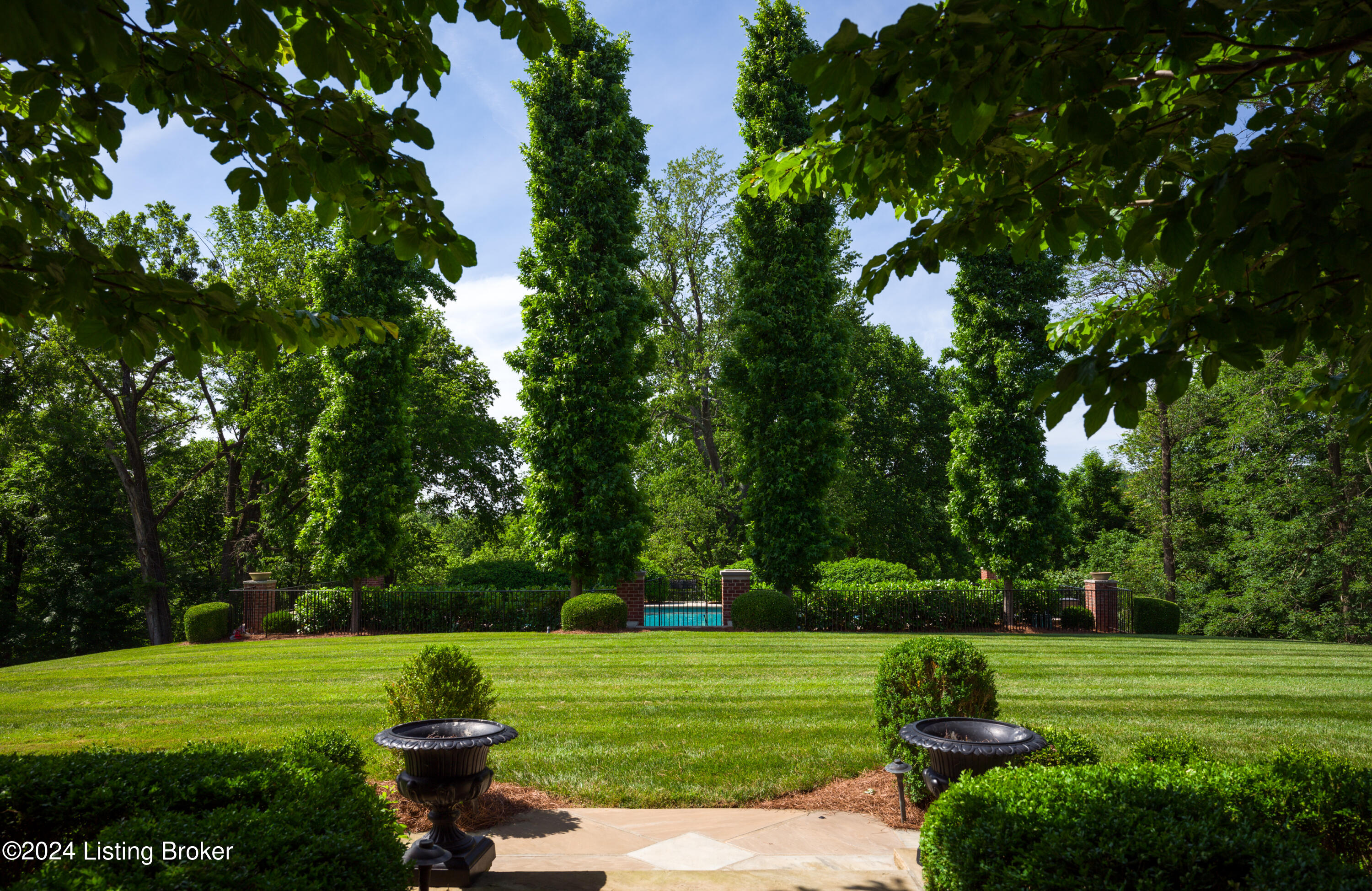 11 Overbrook Rd