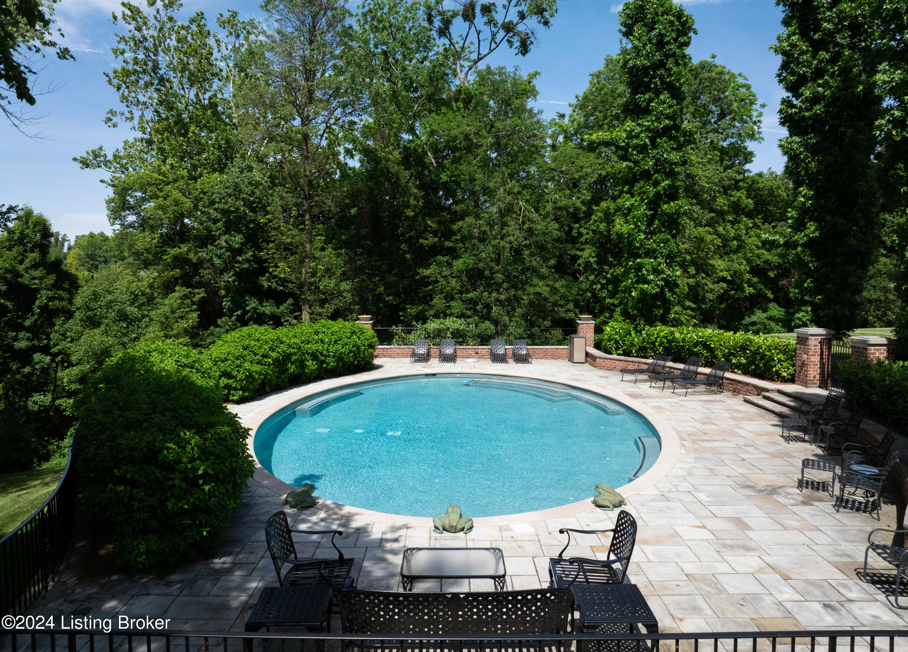 11 Overbrook Rd