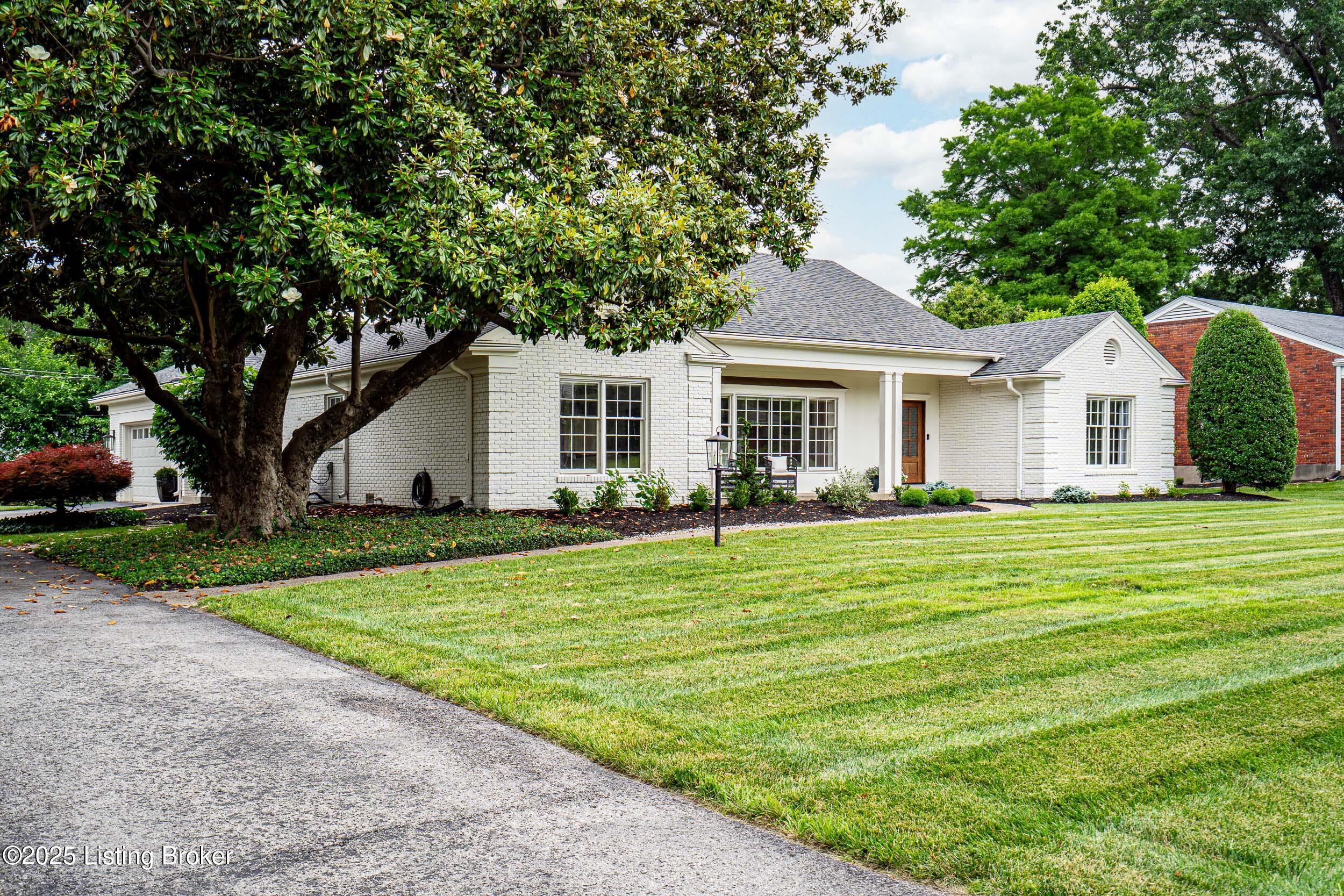 2207 Merrick Rd