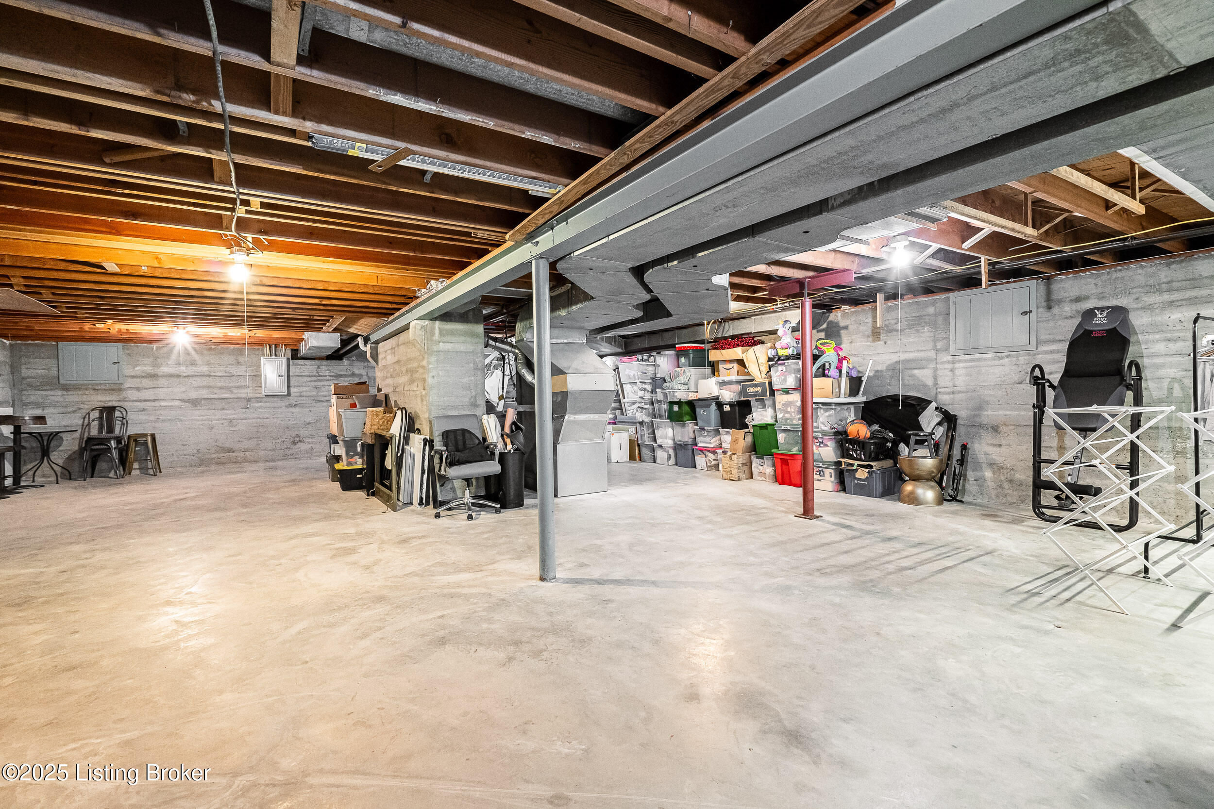2207 Merrick Rd