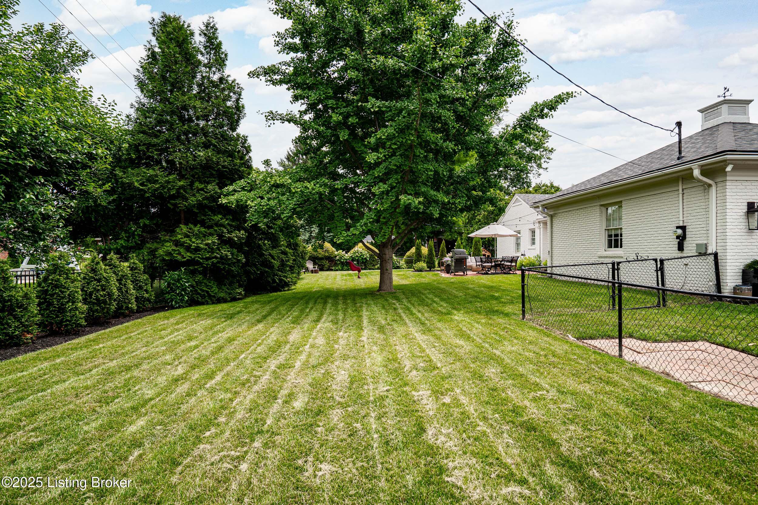 2207 Merrick Rd