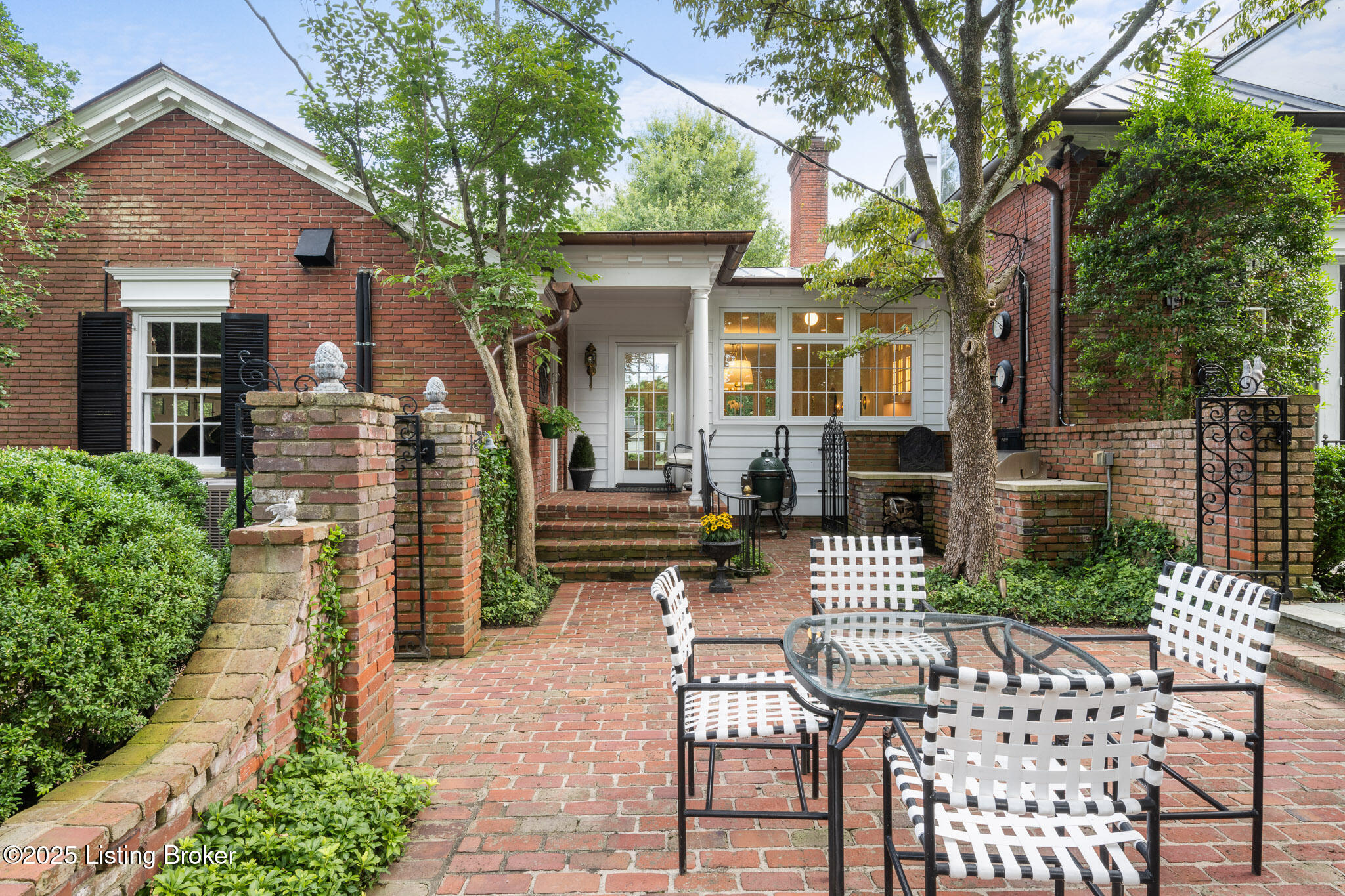 5 Woodhill Rd