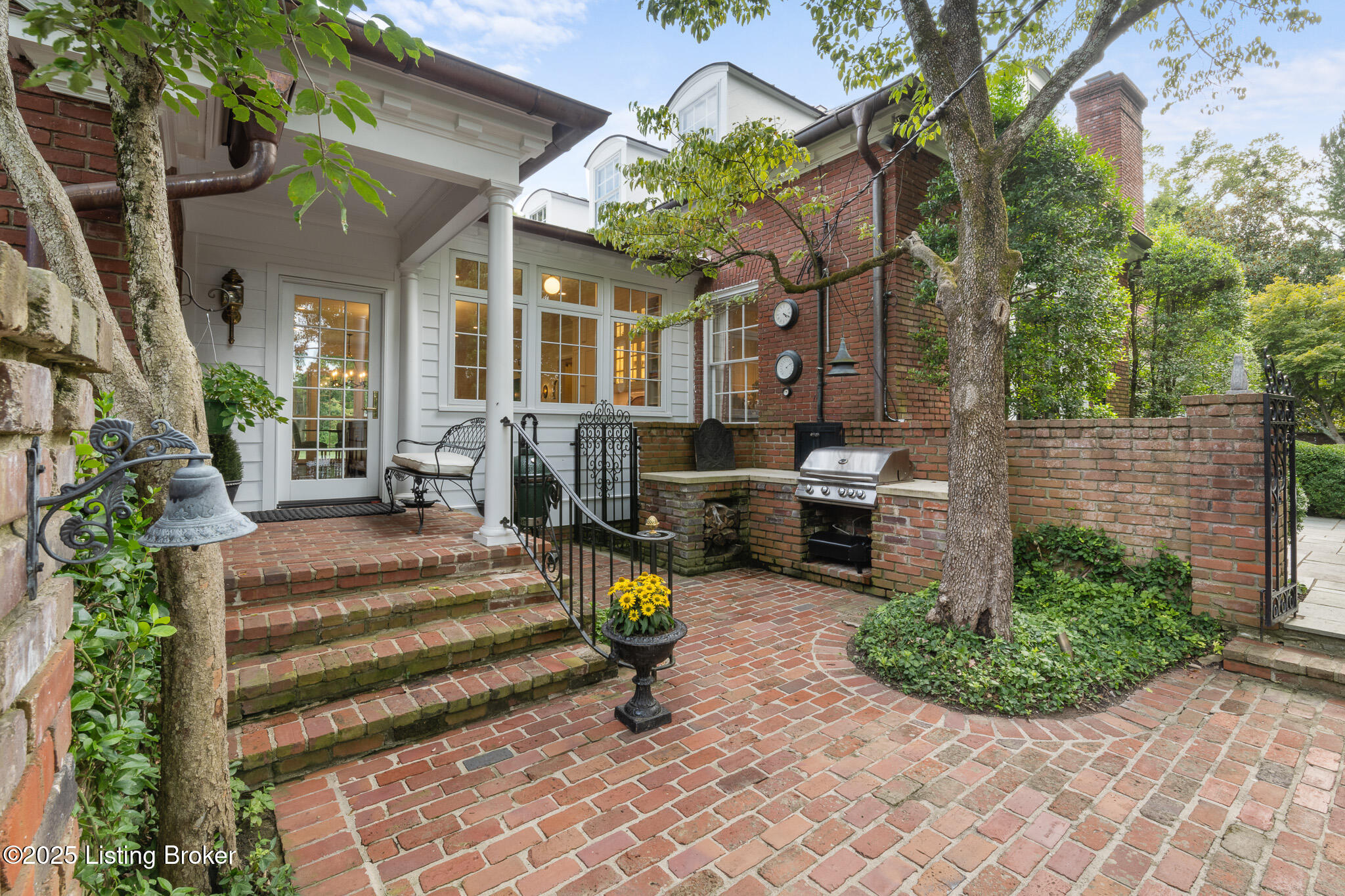 5 Woodhill Rd