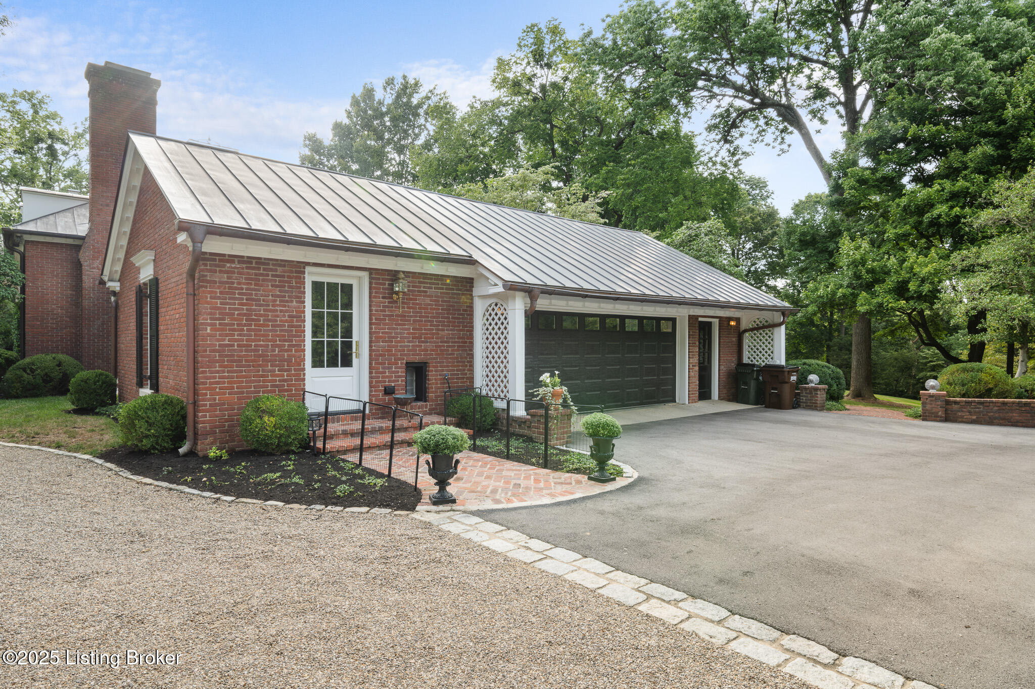 5 Woodhill Rd