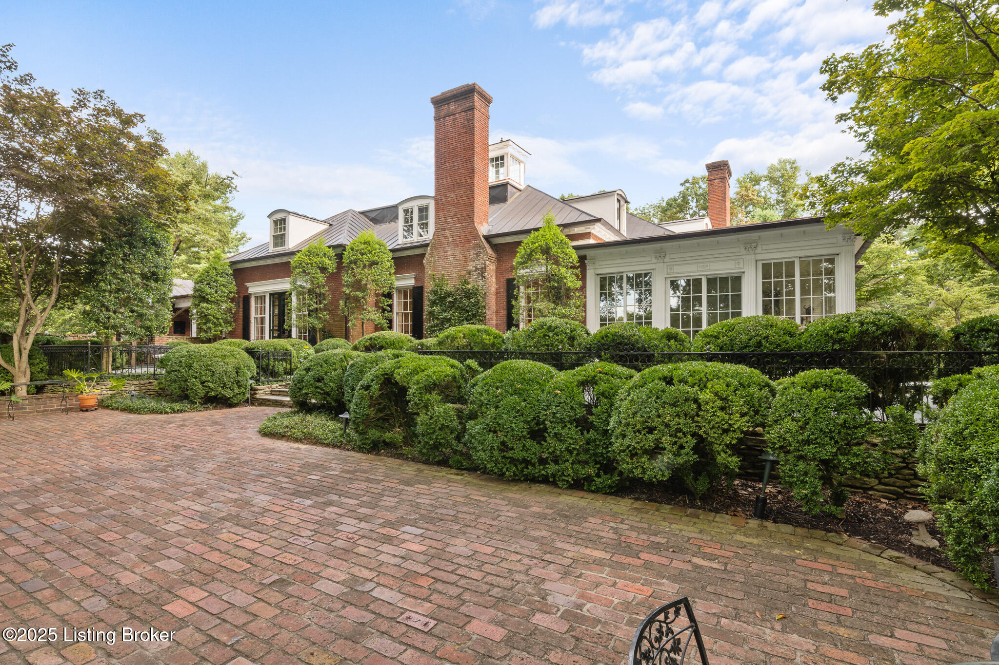 5 Woodhill Rd