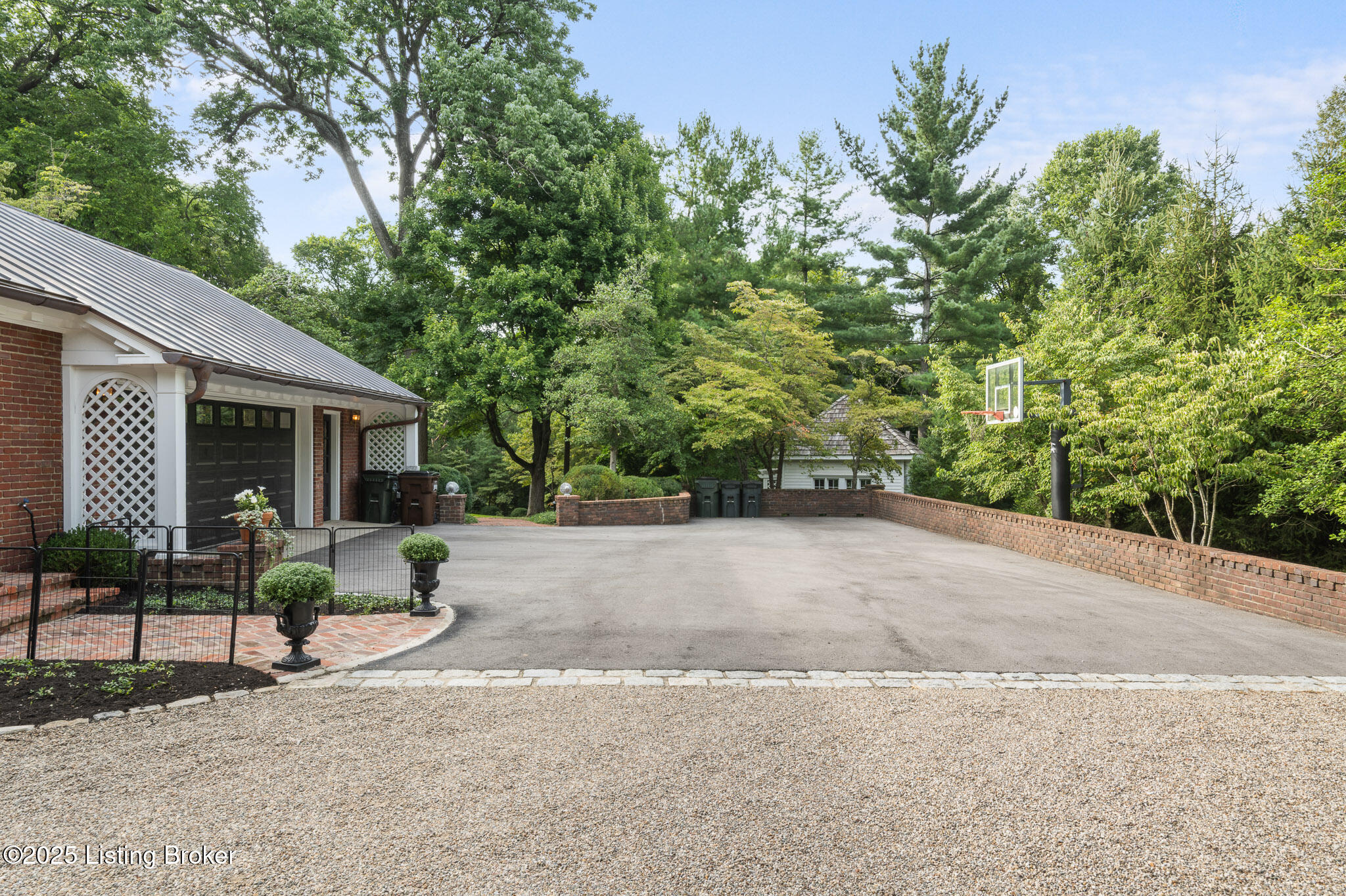 5 Woodhill Rd