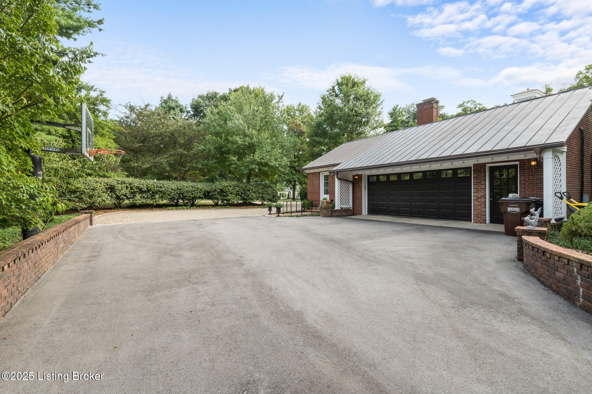 5 Woodhill Rd