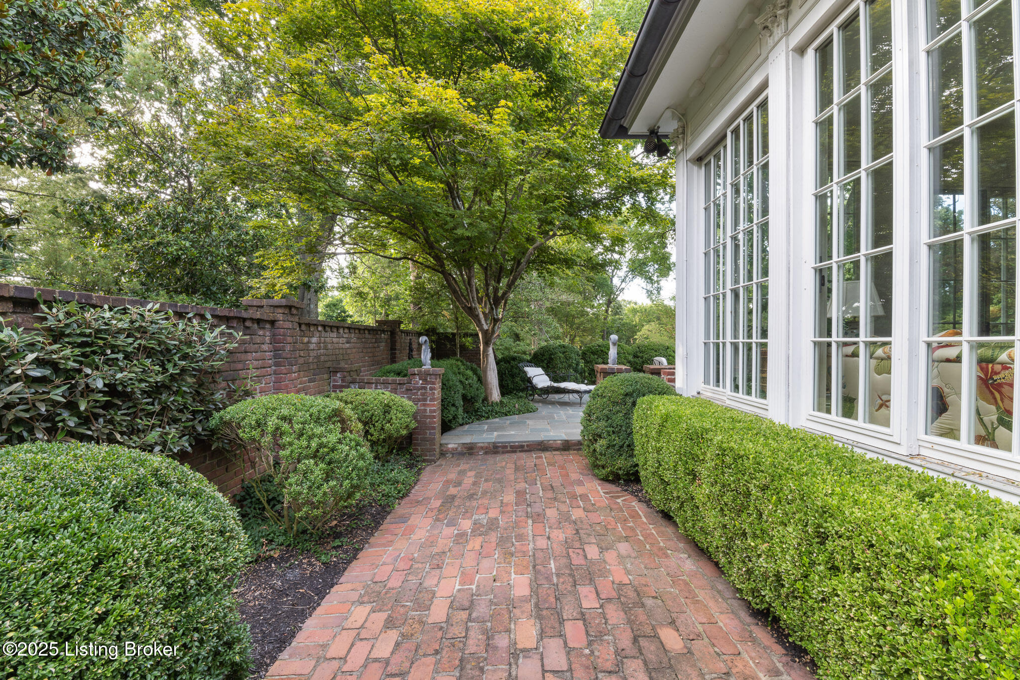 5 Woodhill Rd