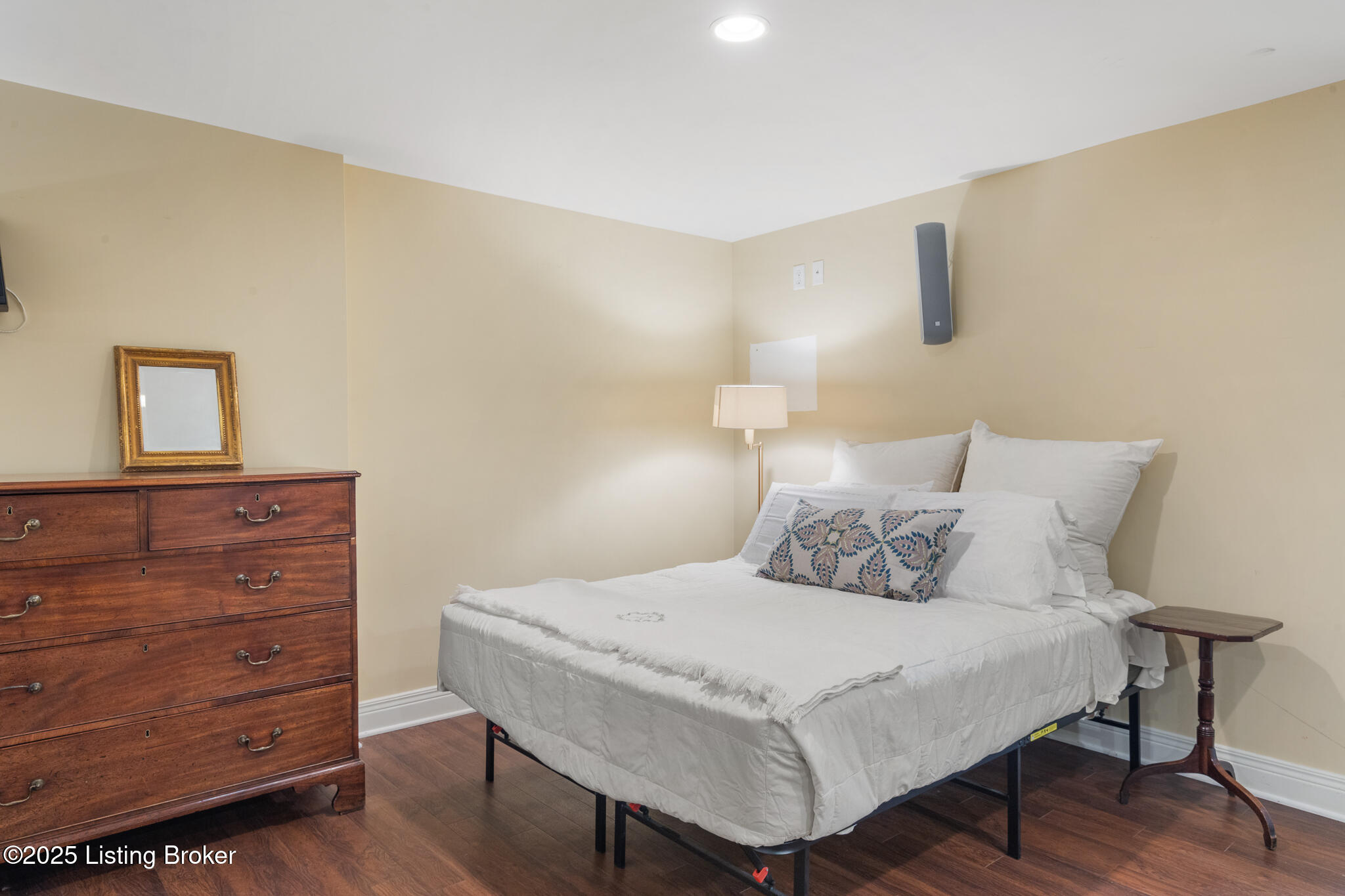 5 Woodhill Rd
