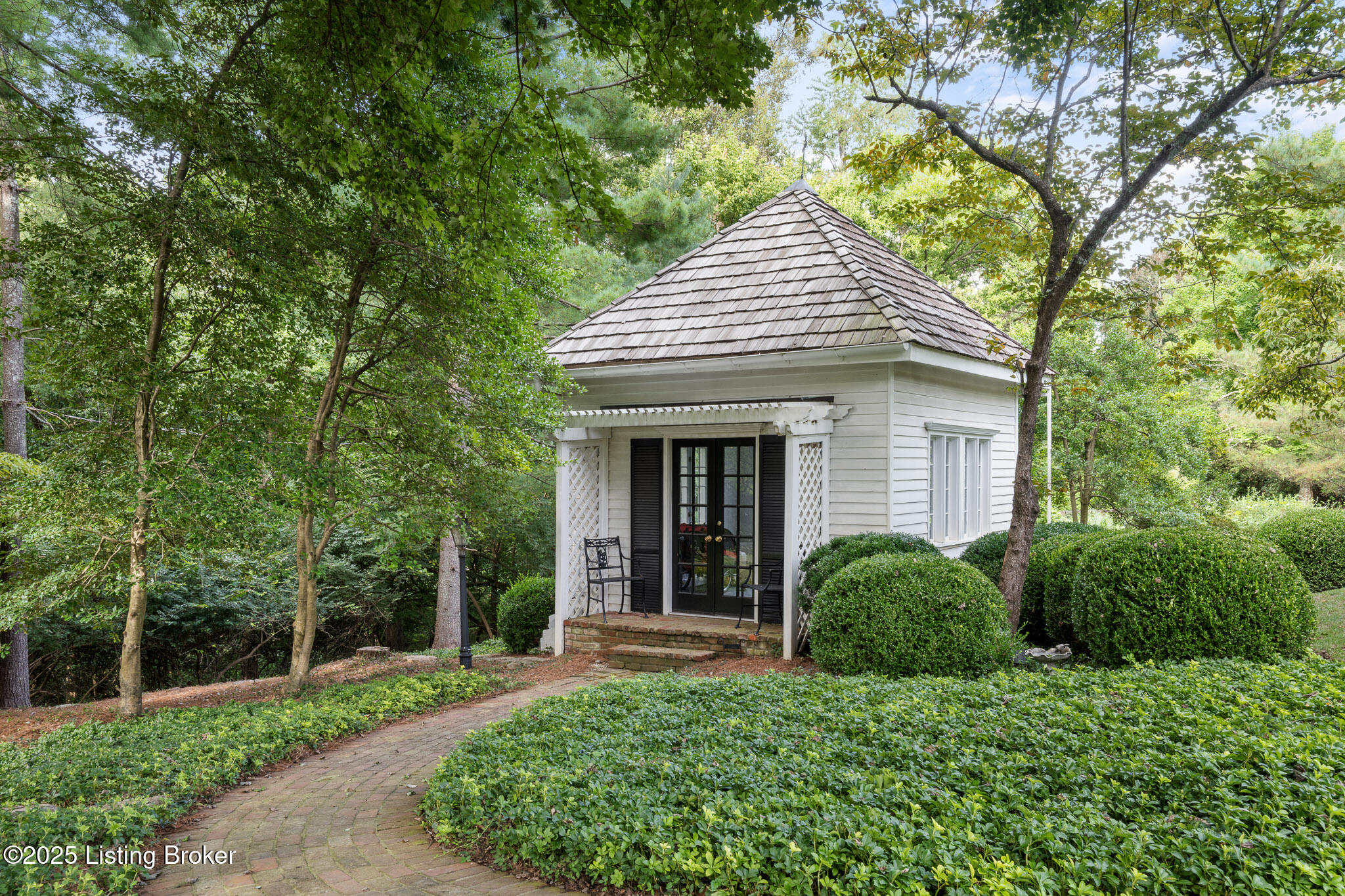 5 Woodhill Rd