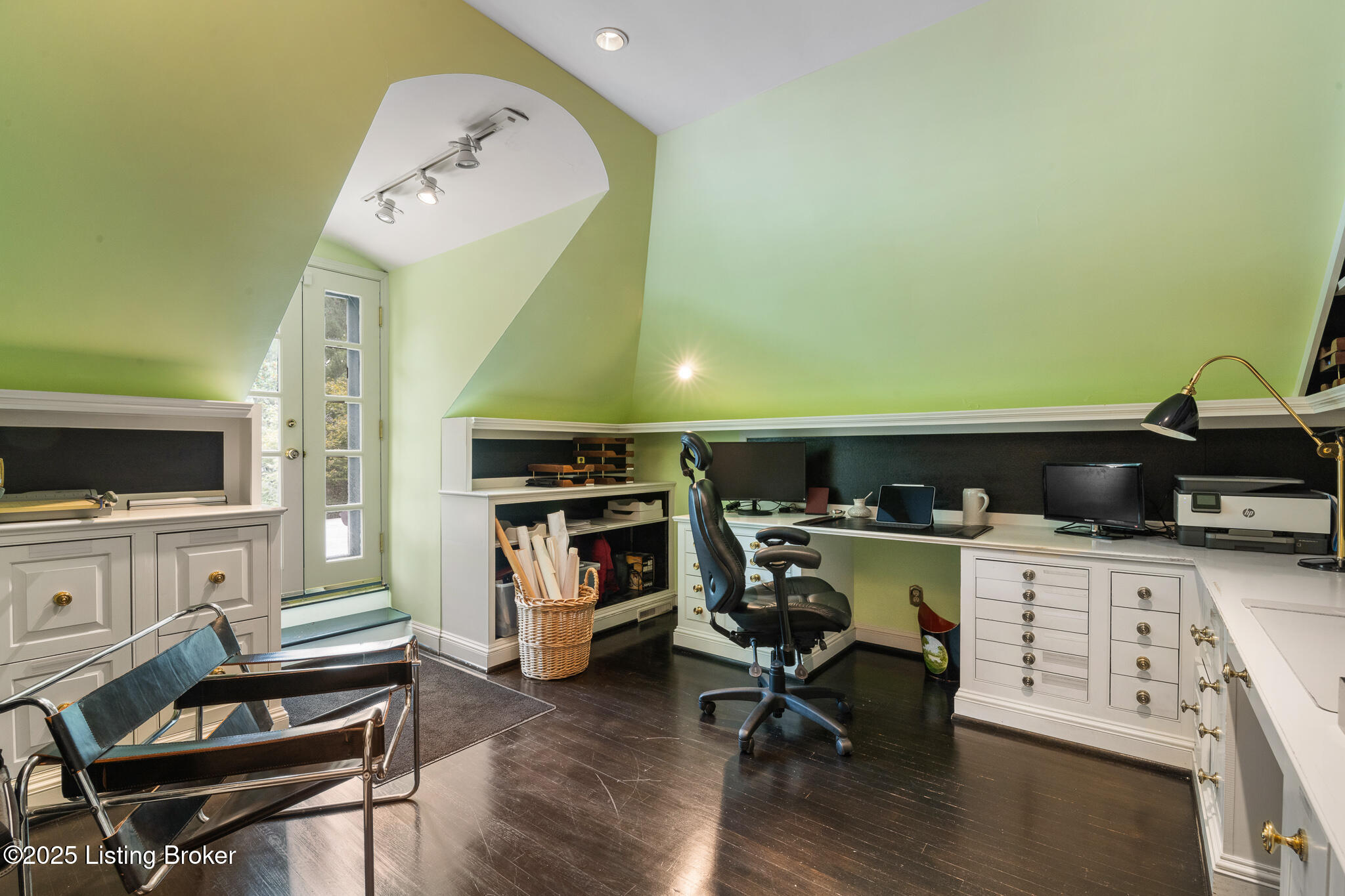 5 Woodhill Rd