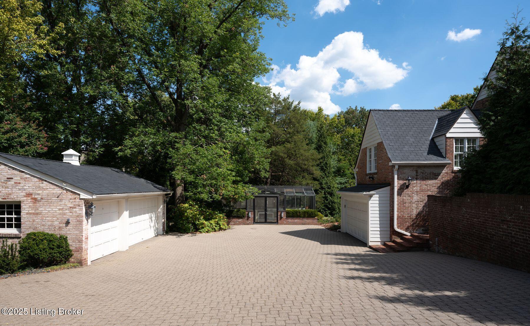 11 Brownsboro Hill Rd