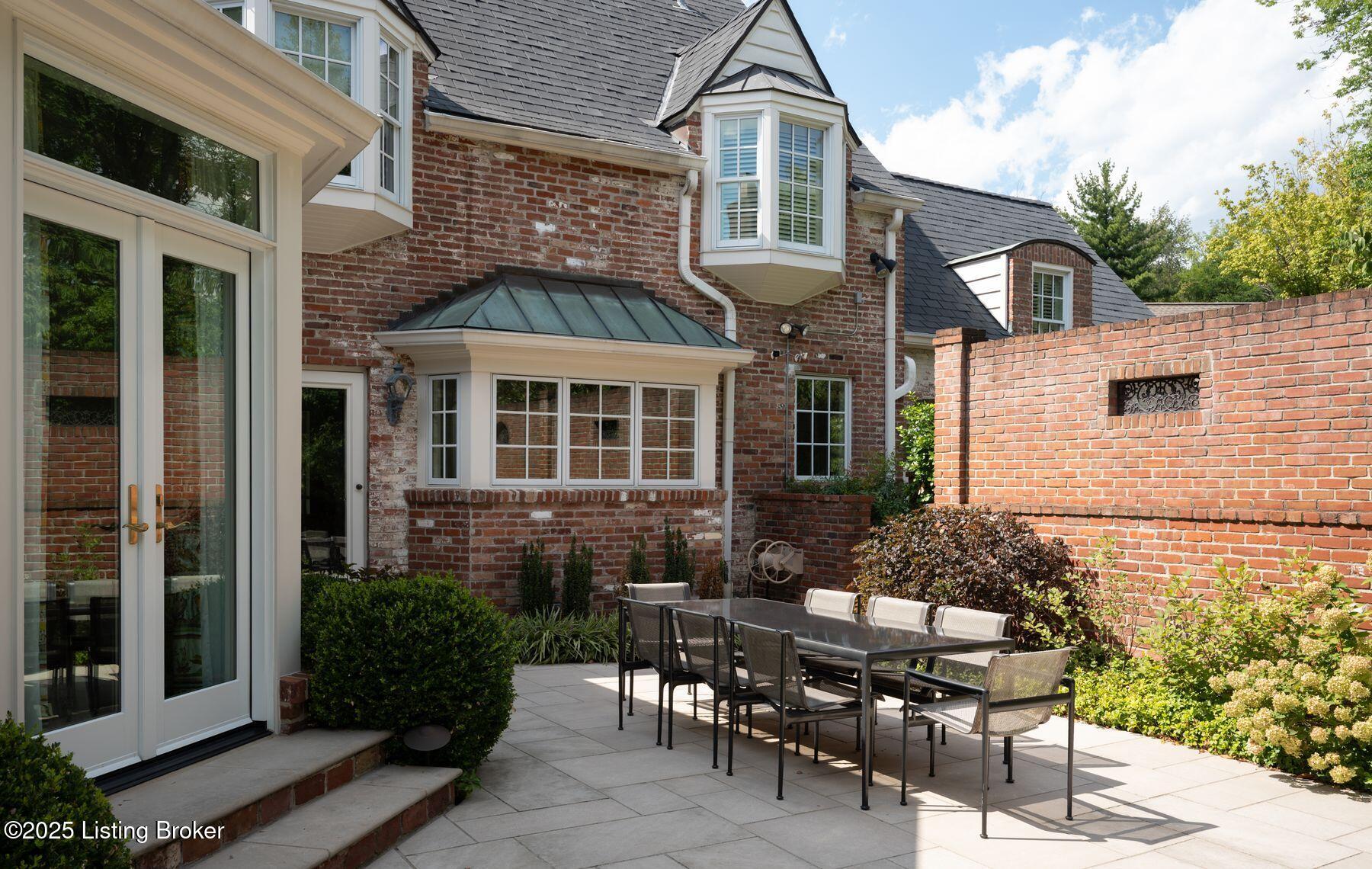 11 Brownsboro Hill Rd
