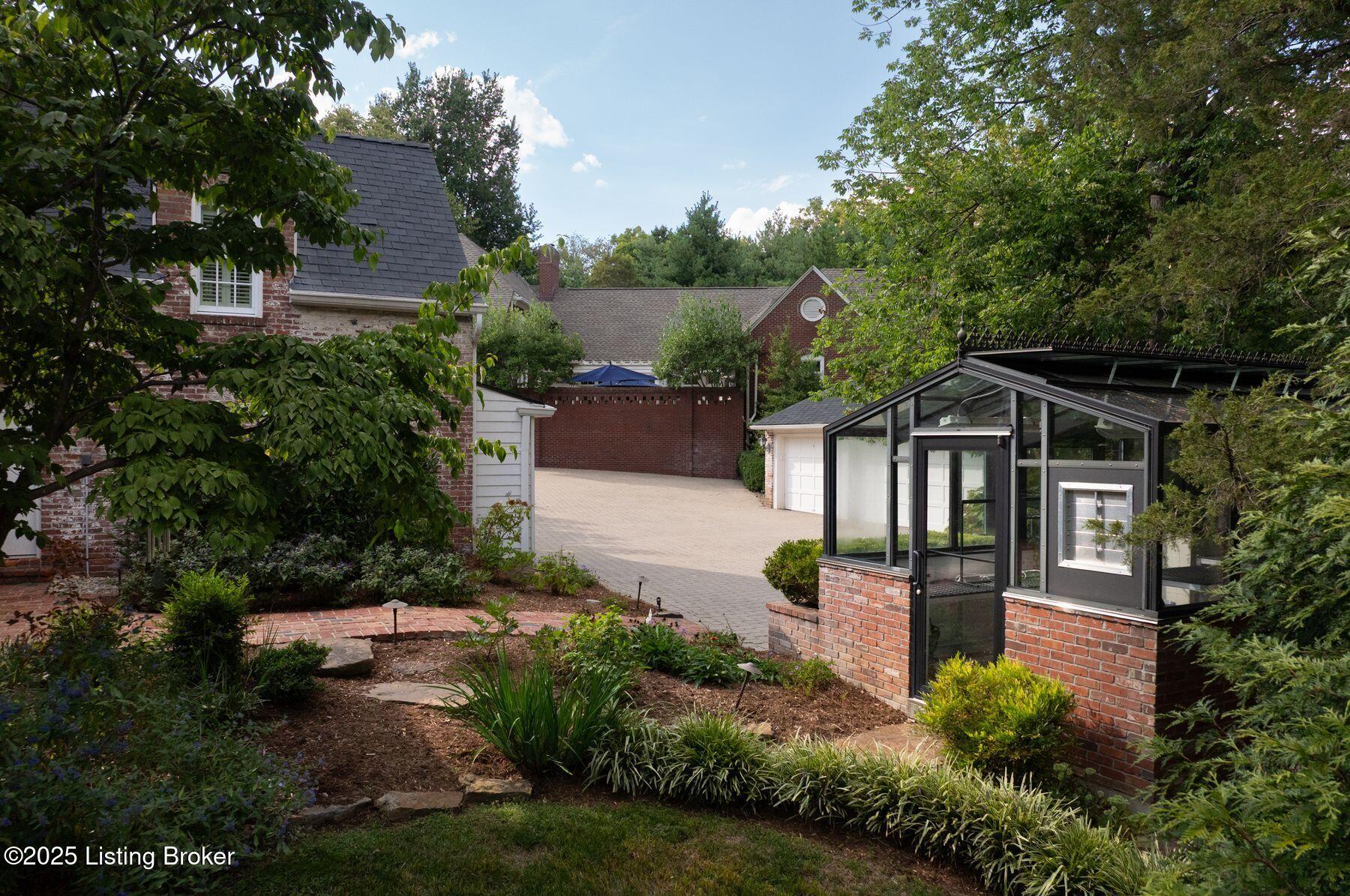 11 Brownsboro Hill Rd