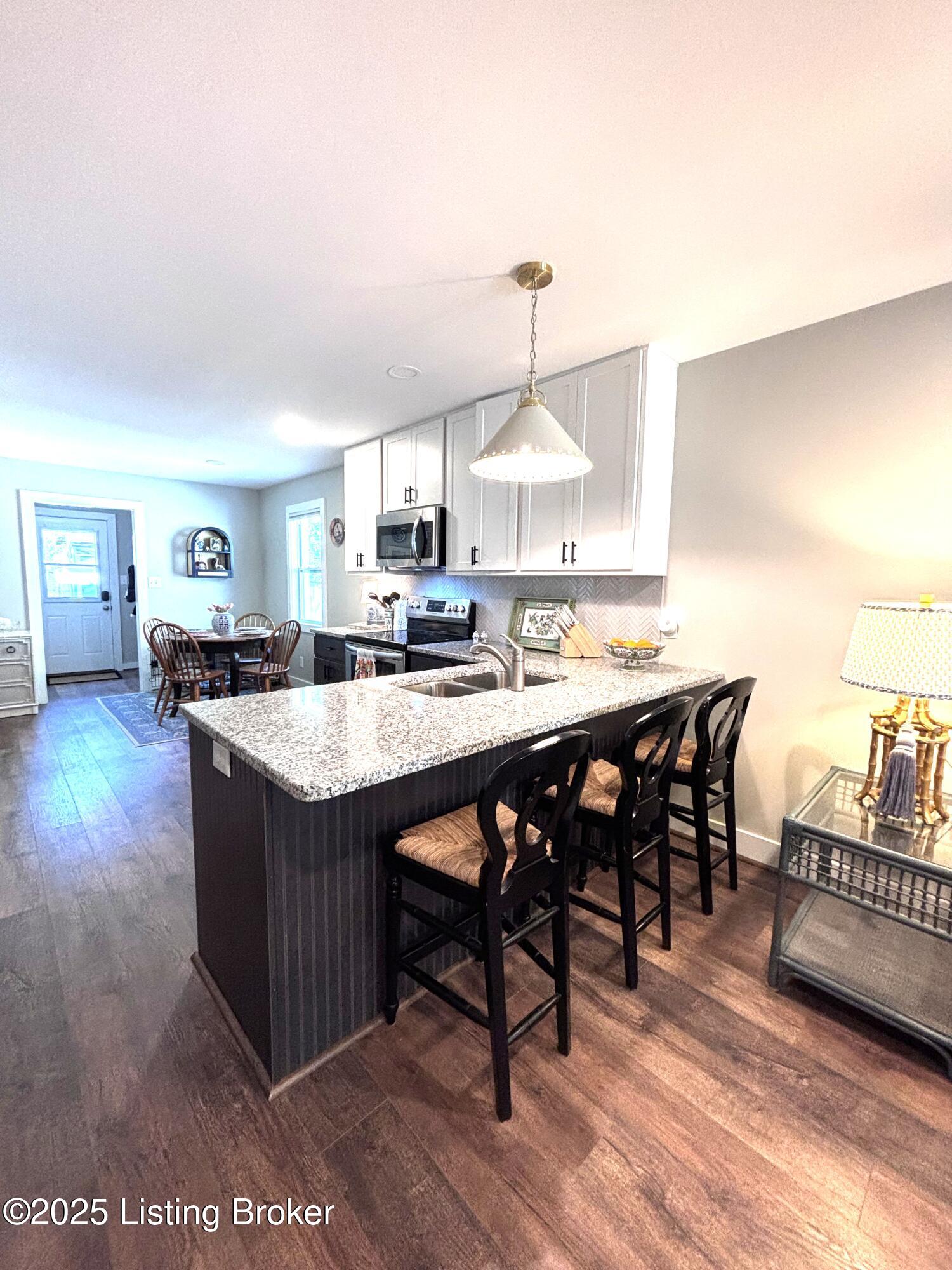 312 Clover Ln