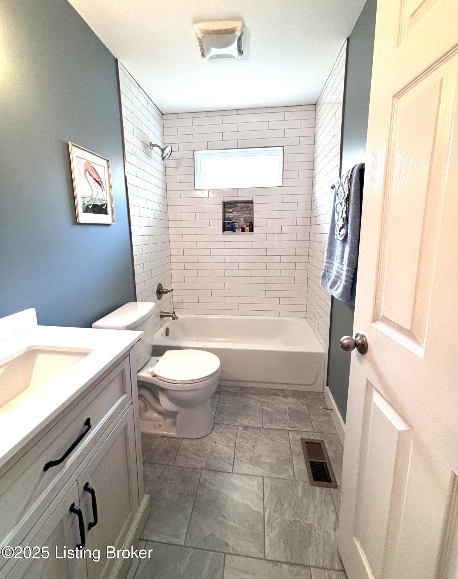 312 Clover Ln
